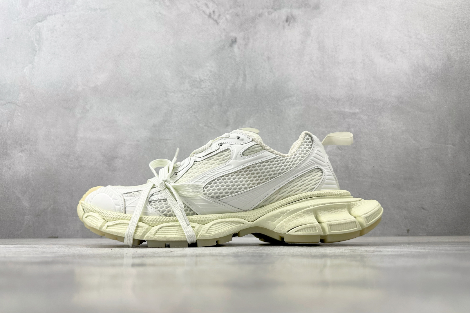  GO 配色持续更新 Balenciaga巴黎世家 3XL 系列