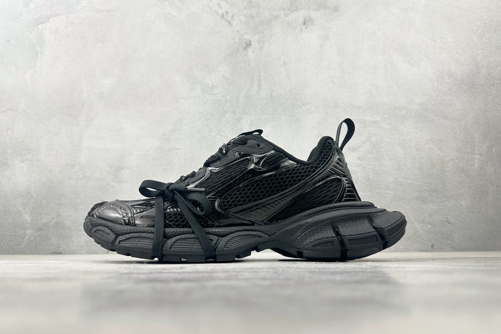  GO 配色持续更新 Balenciaga巴黎世家 3XL 系列