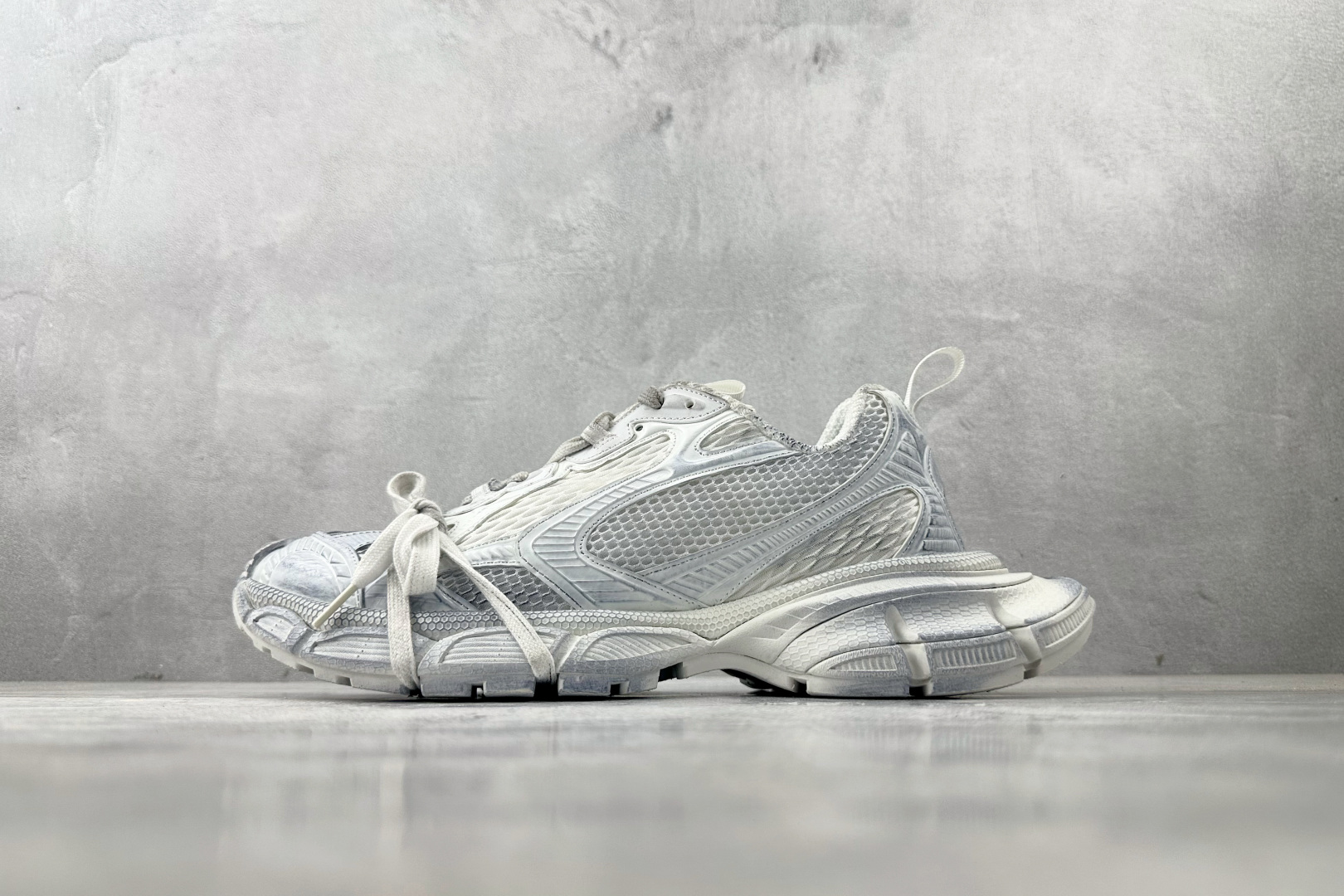  GO 配色持续更新 Balenciaga巴黎世家 3XL 系列