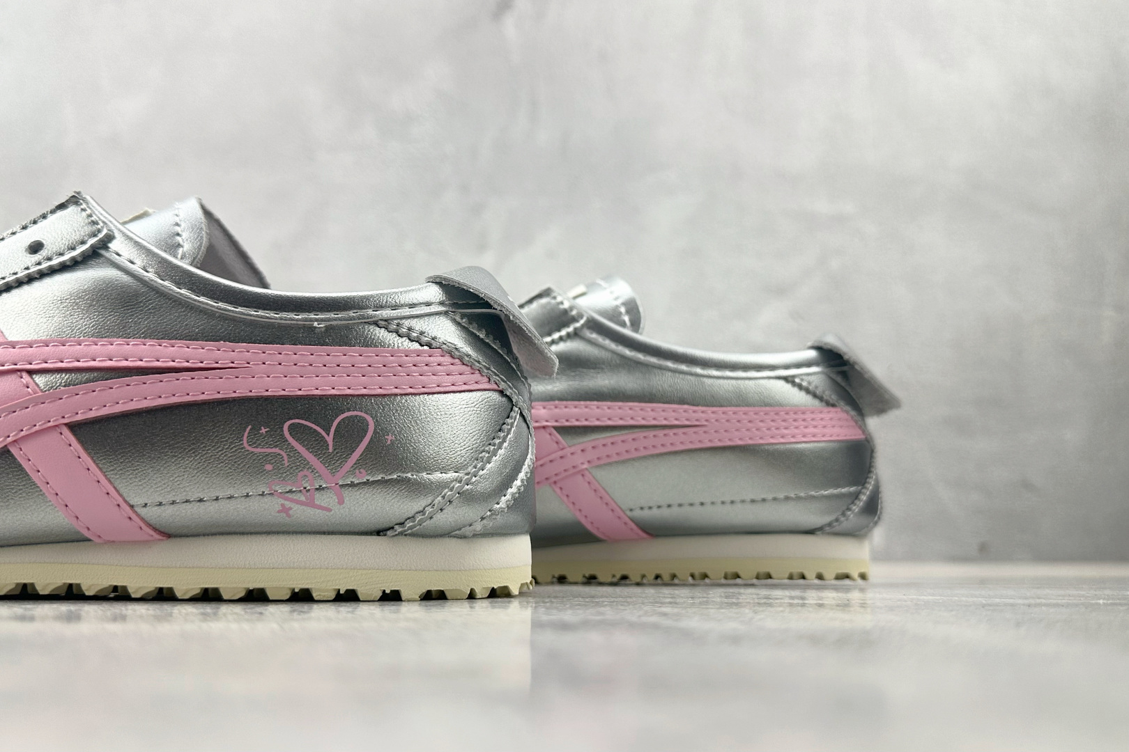 160 渠道特供 Onitsuka Tiger鬼塚虎 MEXICO 66 银粉 THL7C2-9399