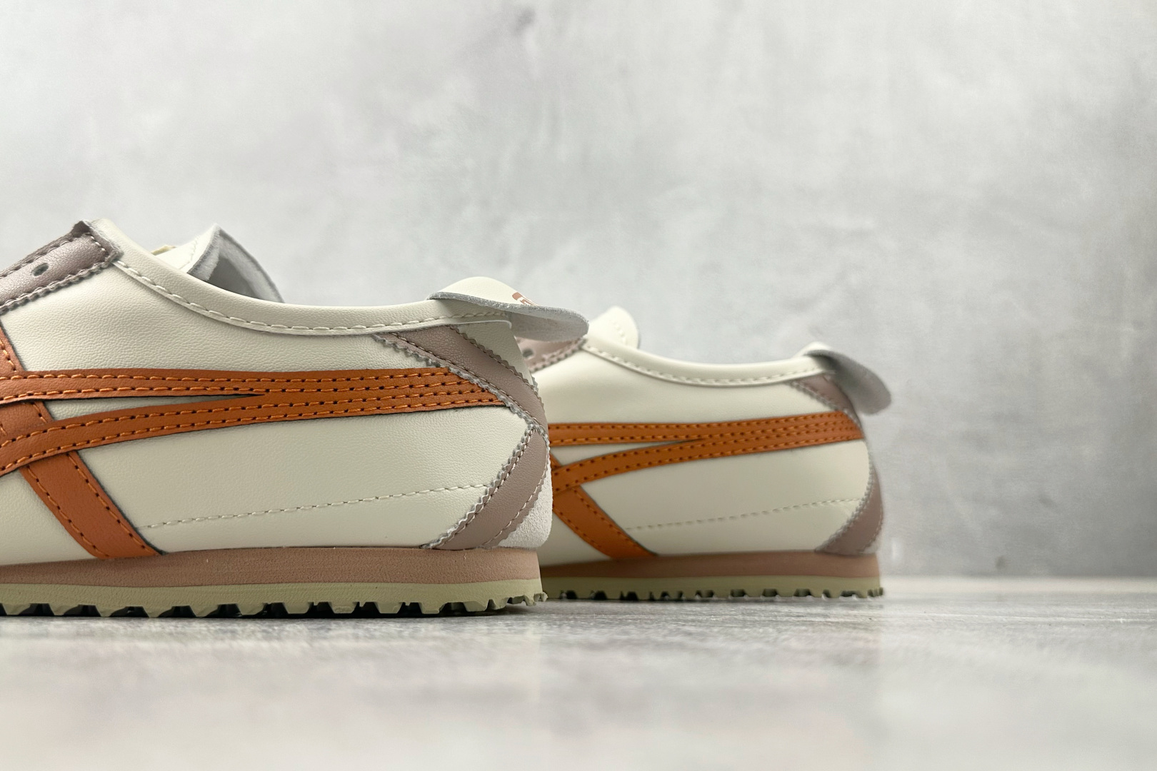 140 渠道特供 Onitsuka Tiger鬼塚虎 MEXICO 66 米橙色 1183C102-204