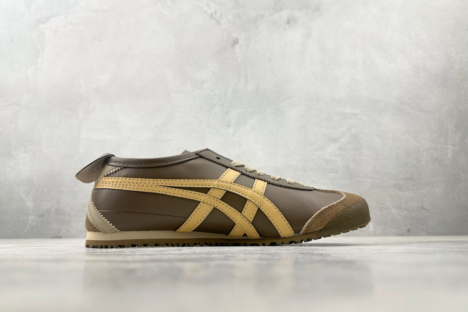 140 渠道特供 Onitsuka Tiger鬼塚虎 MEXICO 66 棕色 1183C102-203