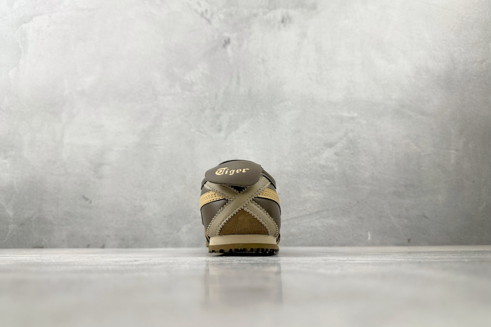 140 渠道特供 Onitsuka Tiger鬼塚虎 MEXICO 66 棕色 1183C102-203