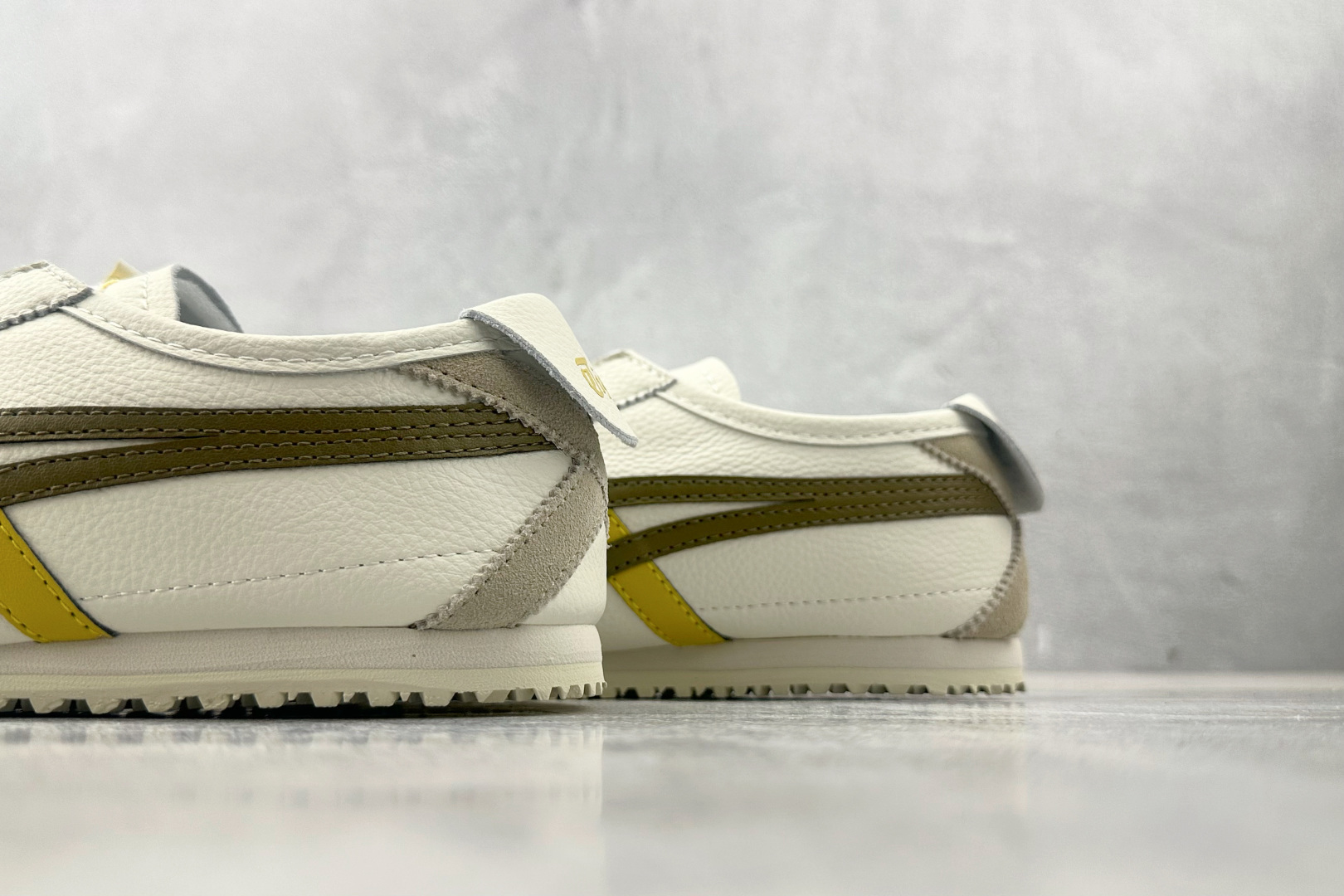 140 渠道特供 Onitsuka Tiger鬼塚虎 MEXICO 66 米棕色 1183A201-124