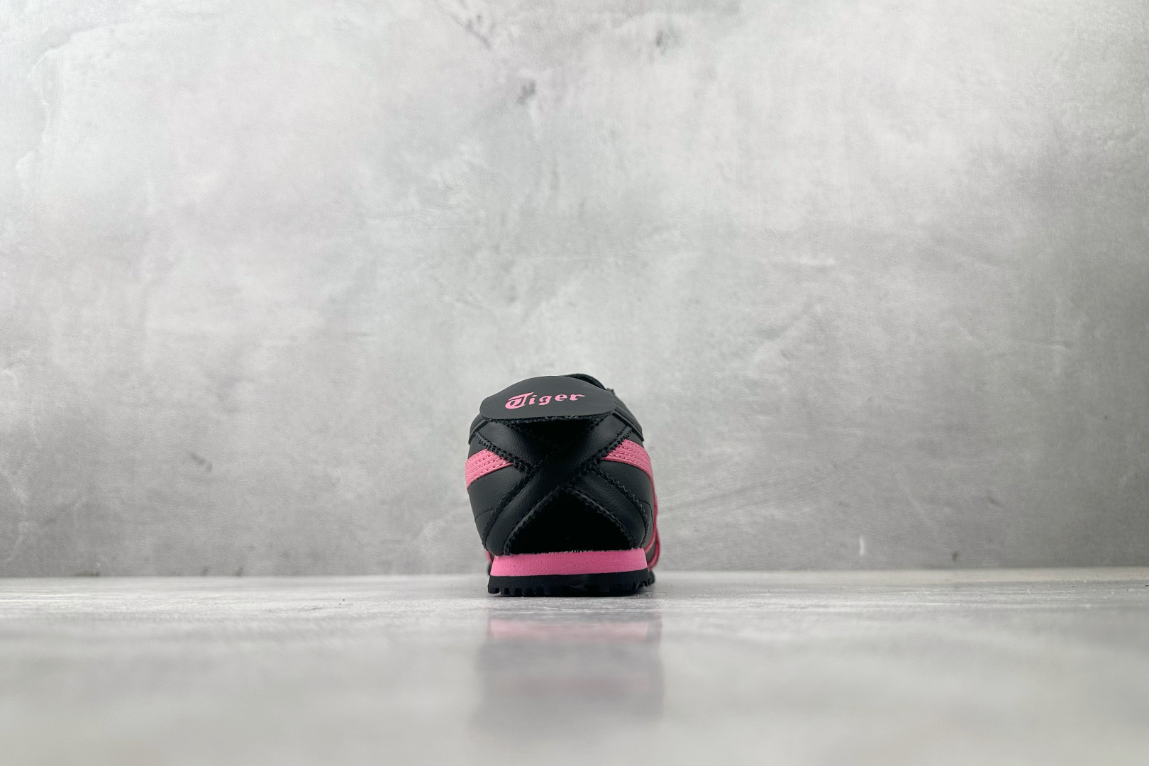 140 渠道特供 Onitsuka Tiger鬼塚虎 MEXICO 66 黑粉色 1183C102-005