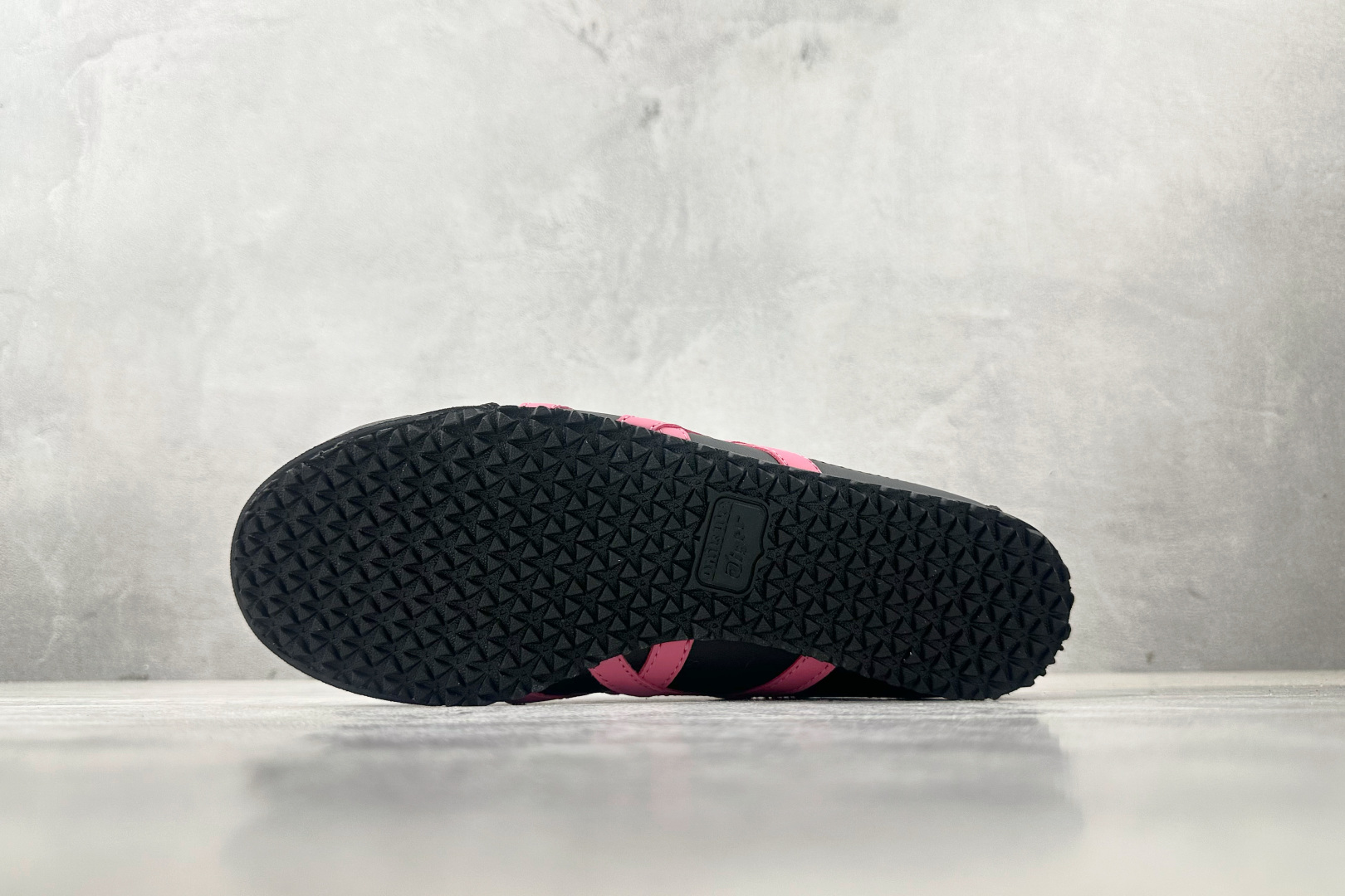 140 渠道特供 Onitsuka Tiger鬼塚虎 MEXICO 66 黑粉色 1183C102-005