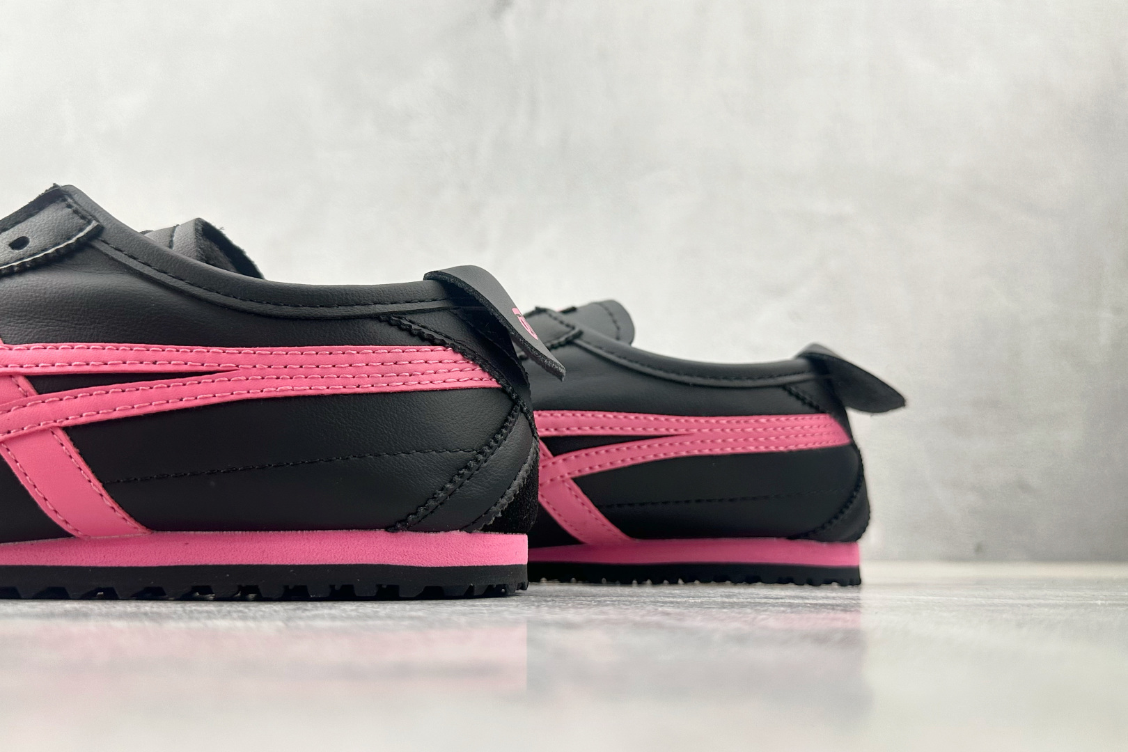 140 渠道特供 Onitsuka Tiger鬼塚虎 MEXICO 66 黑粉色 1183C102-005