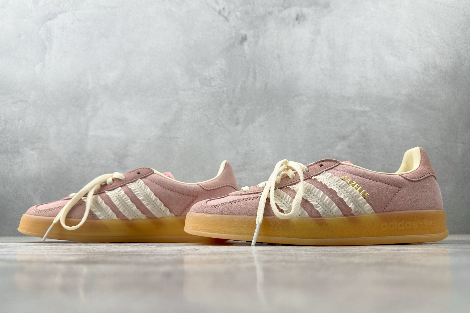 180 adidas originals GAZELLE INDOOR 粉色 JS1413