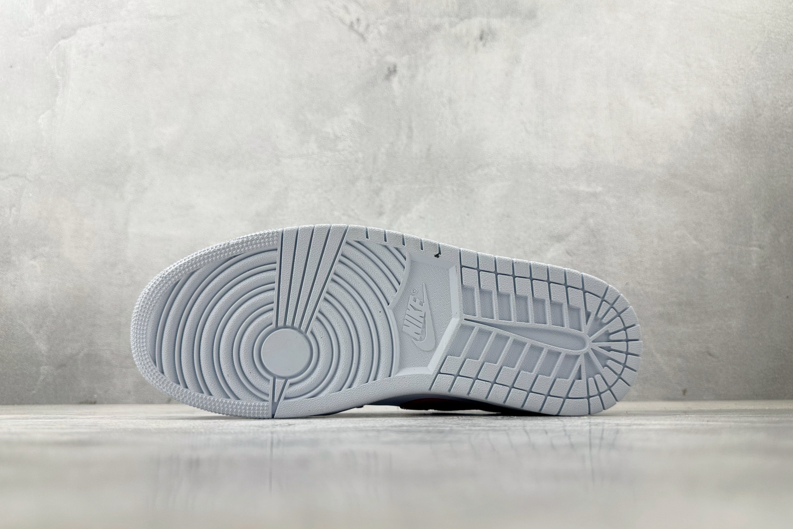 综合版 Jordan Air Jordan 1 白蓝色 HQ2001-400