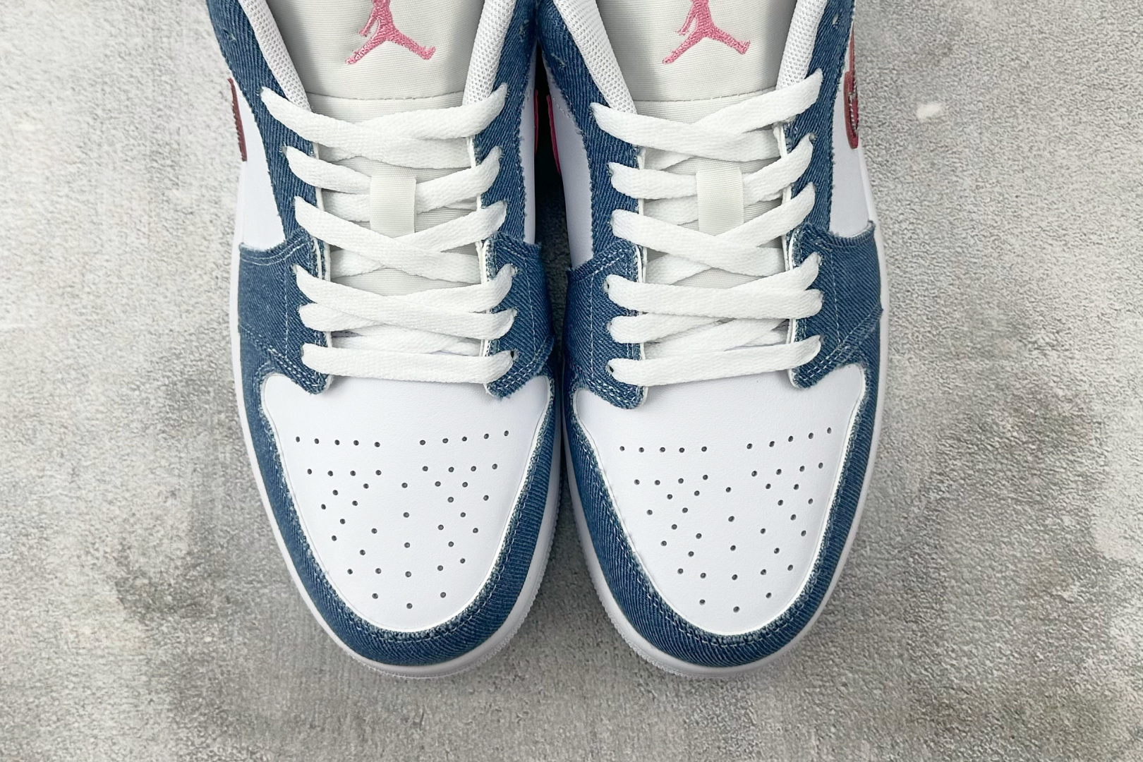 综合版 Jordan Air Jordan 1 白蓝色 HQ2001-400