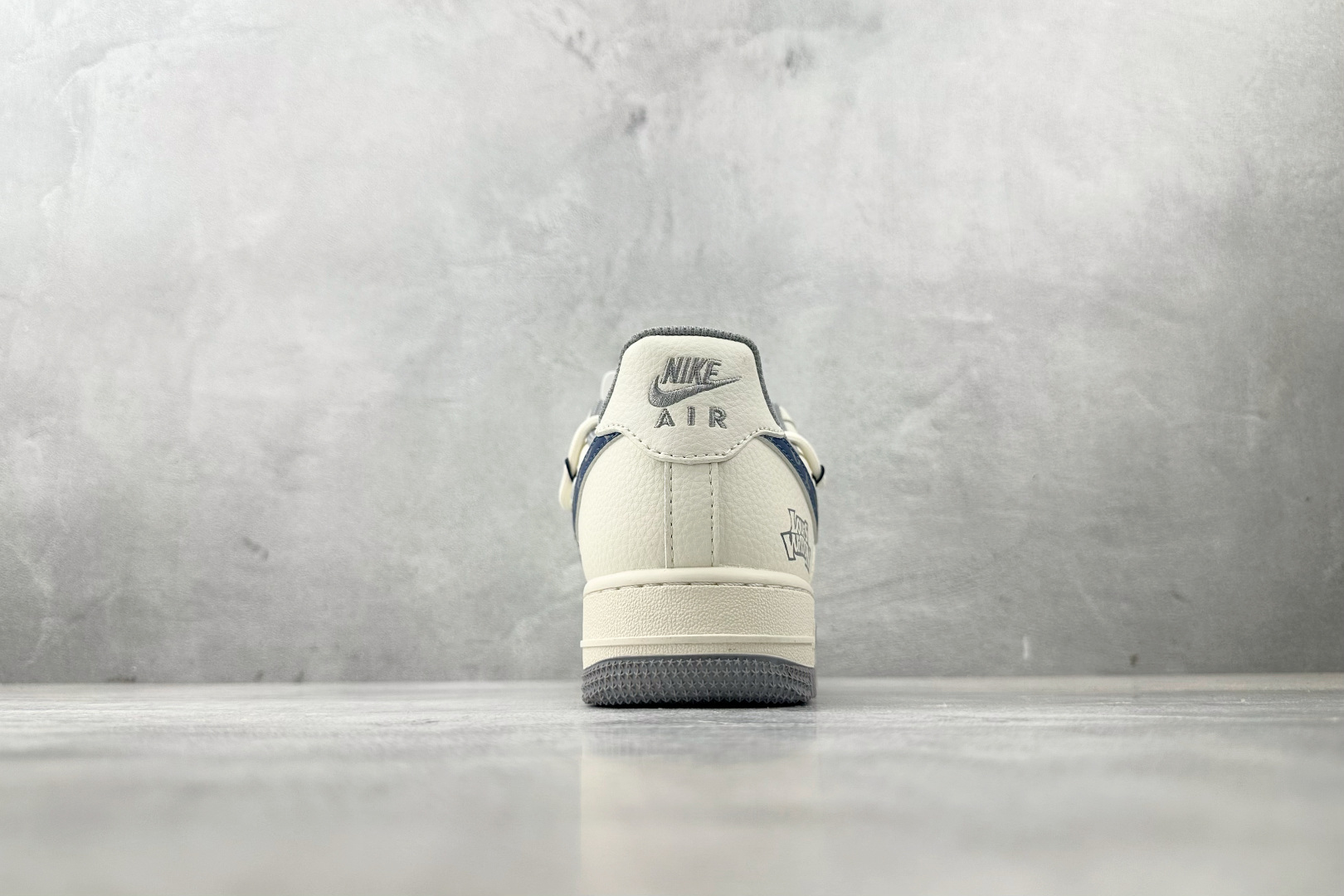 Nike Air Force 1 07 LV联名 米白蓝 DM6868-064