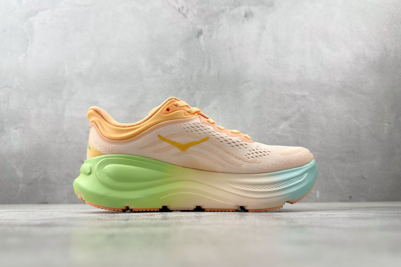 220 HOKA ONE ONE Bondi 9 粉色 1162012-FSTP