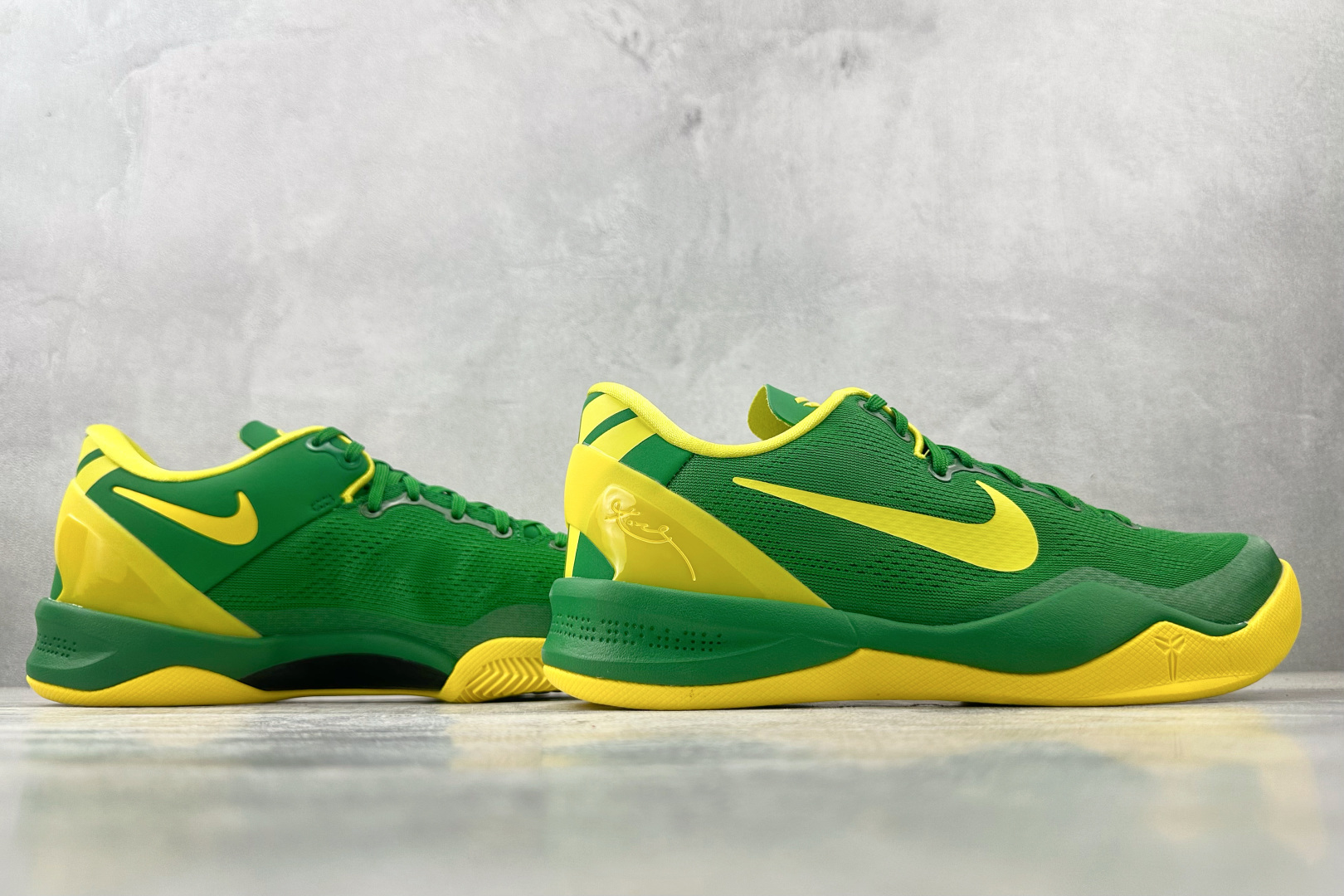 顶级 完美复刻 定制球鞋 Nike Kobe 8 811制造 Duck 鸳鸯俄勒冈配色 黄绿 FJ9364-100