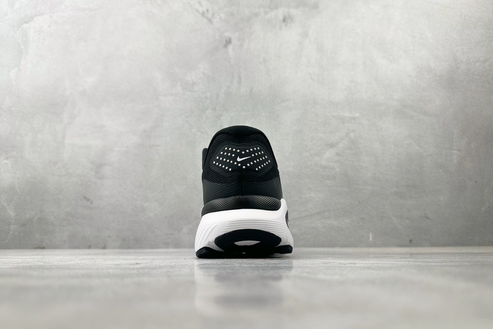 N版 
东南亚订单  Nike Zoom Structure 26 黑白

货号：HJ1102-002

