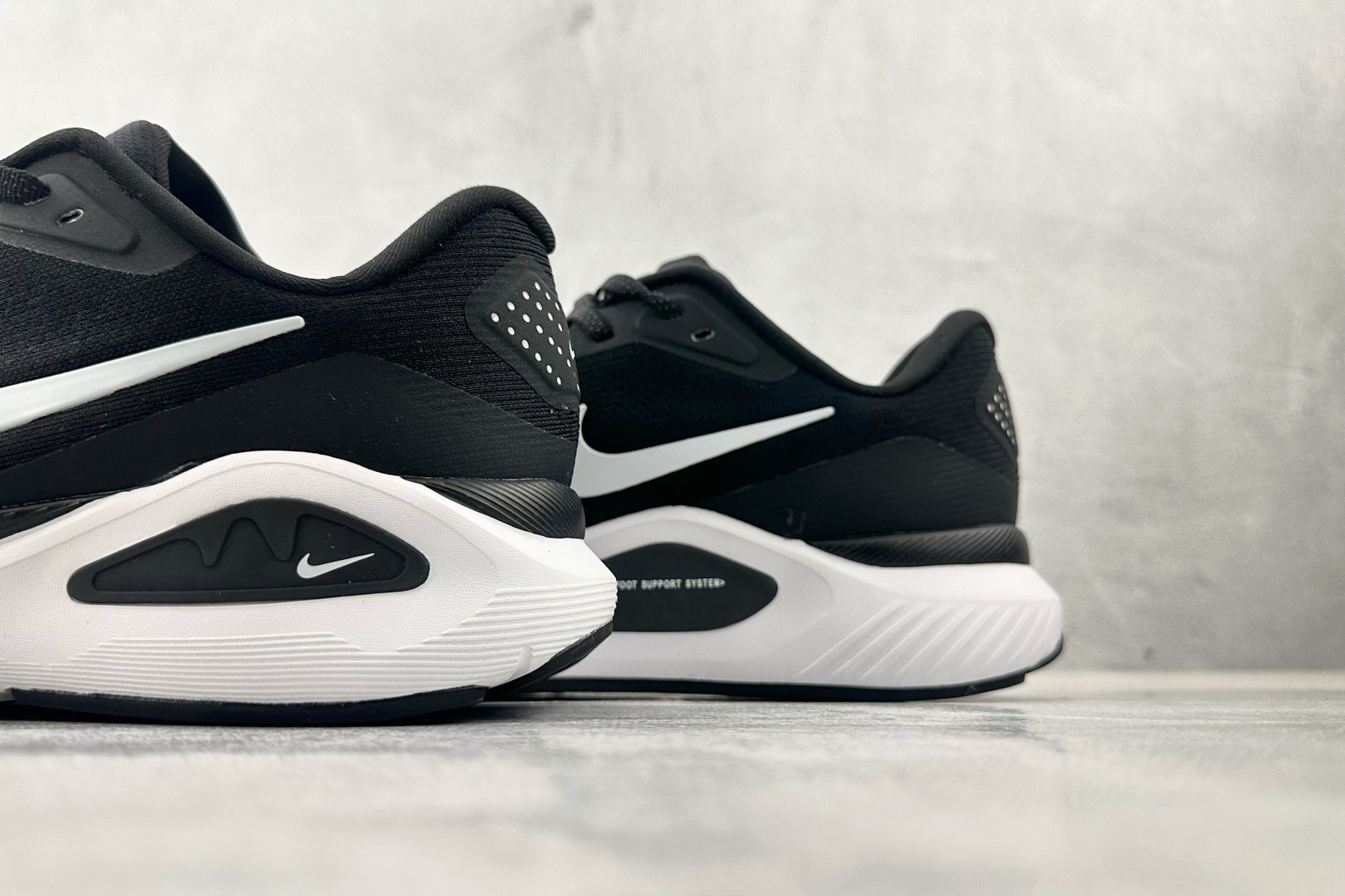 N版 
东南亚订单  Nike Zoom Structure 26 黑白

货号：HJ1102-002
