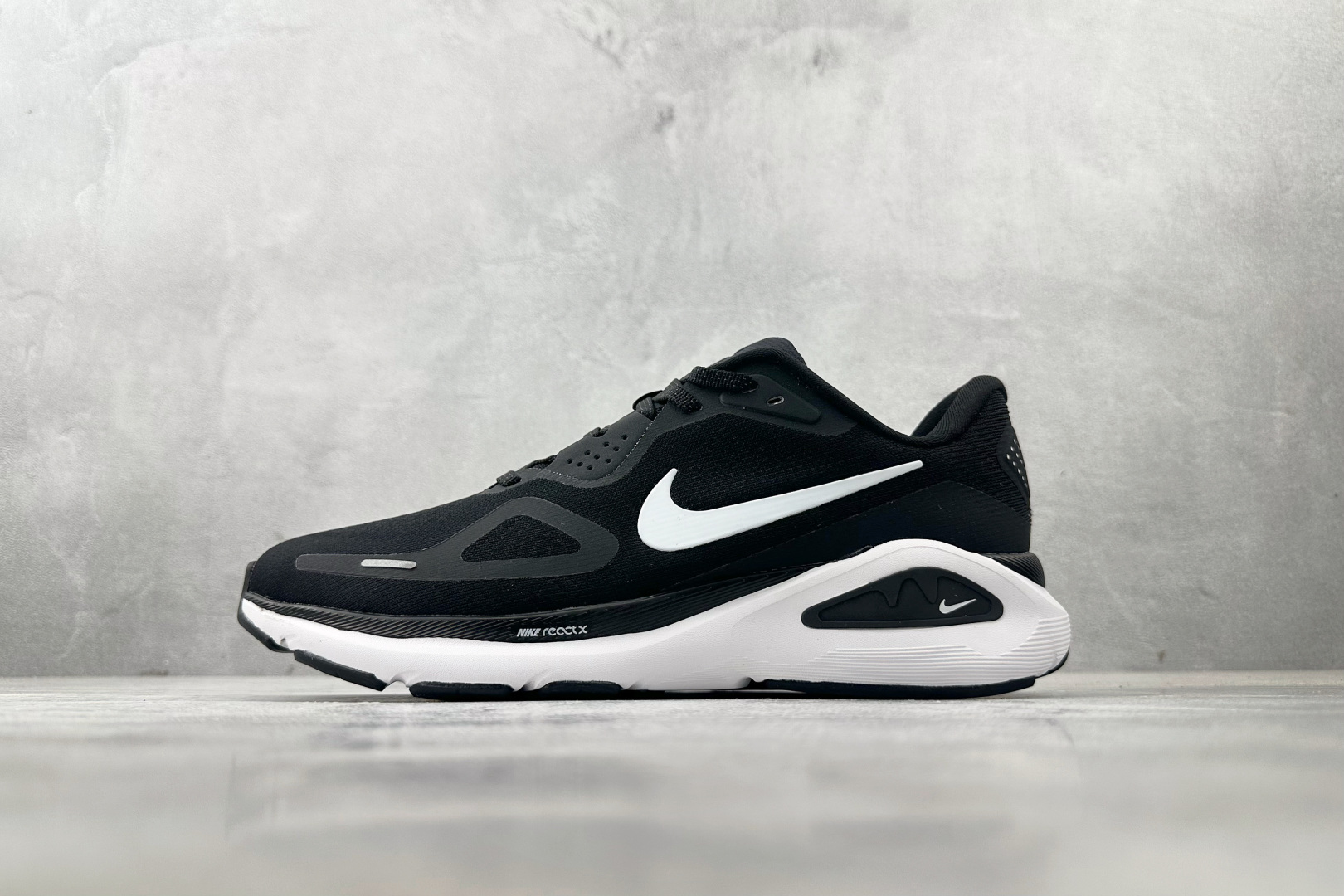 N版 
东南亚订单  Nike Zoom Structure 26 黑白

货号：HJ1102-002
