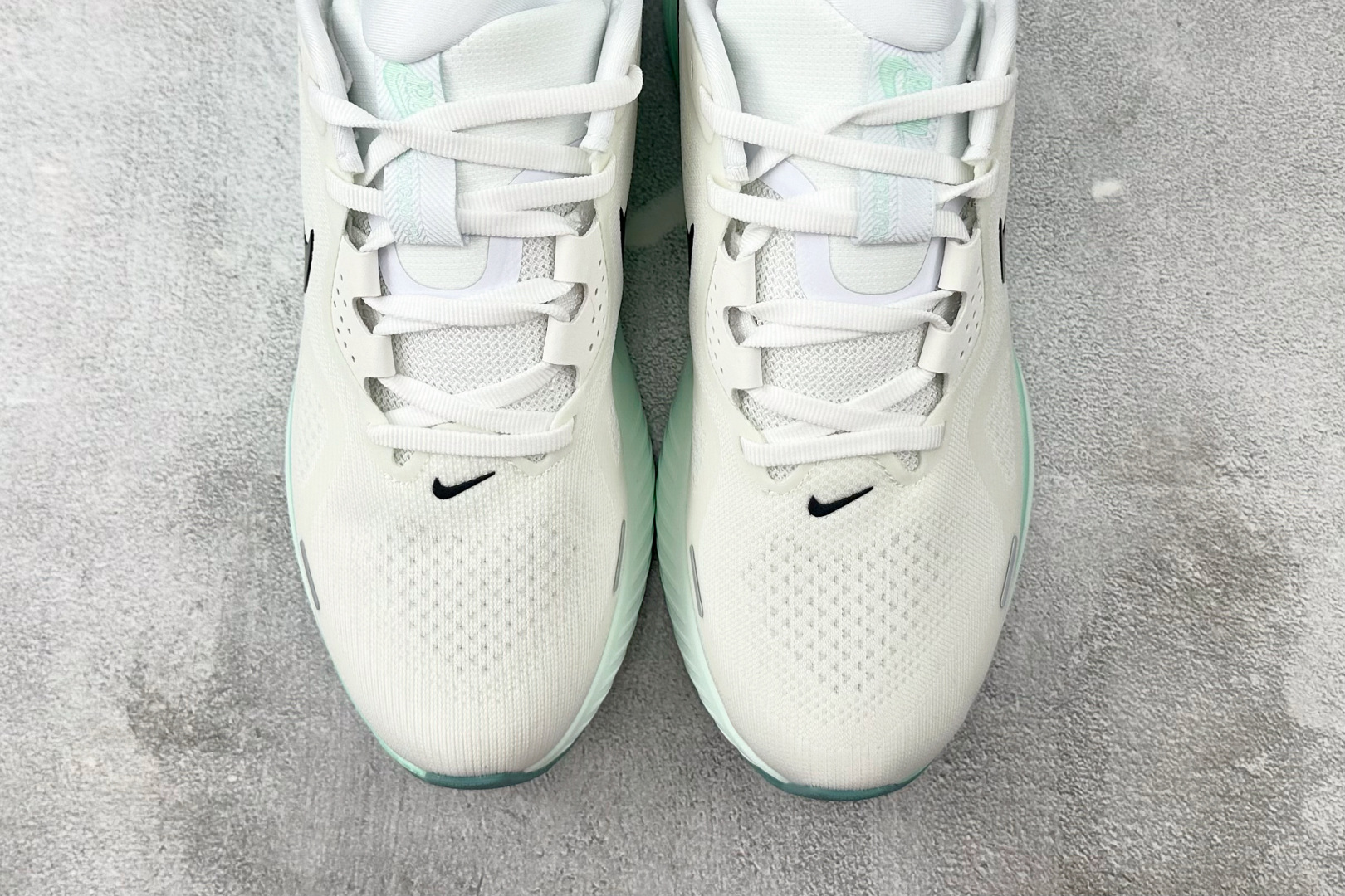 N版 
东南亚订单  Nike Zoom Structure 26 白黑绿

货号：HJ1101-100