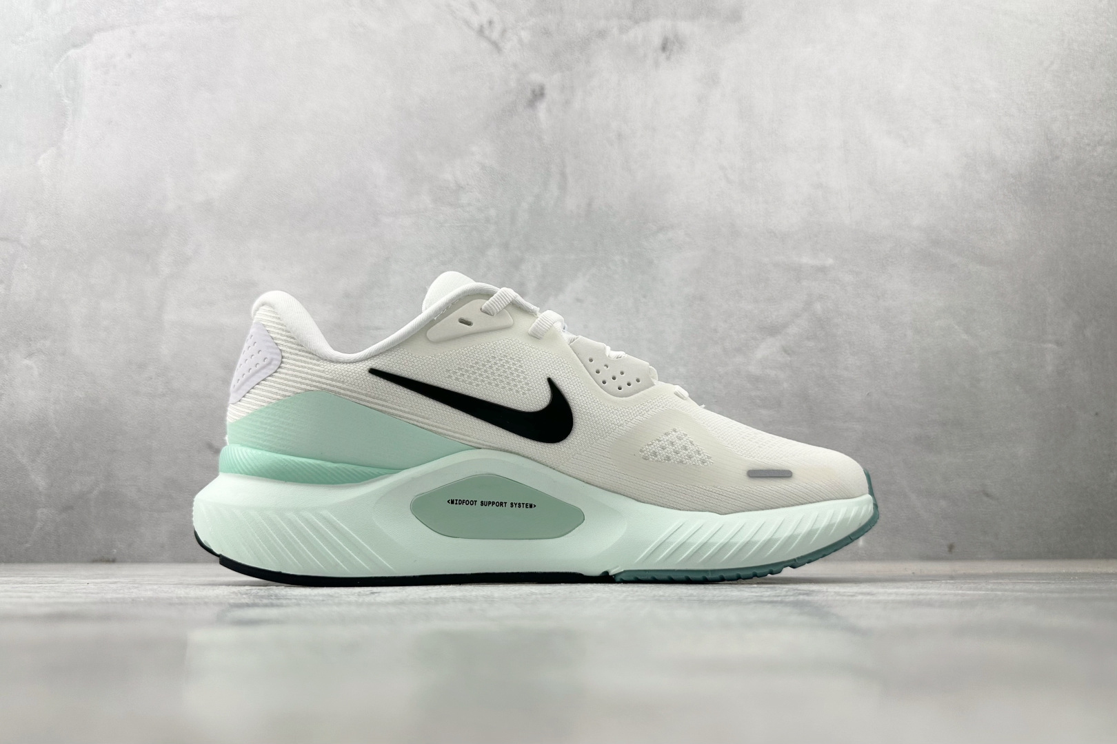 N版 
东南亚订单  Nike Zoom Structure 26 白黑绿

货号：HJ1101-100