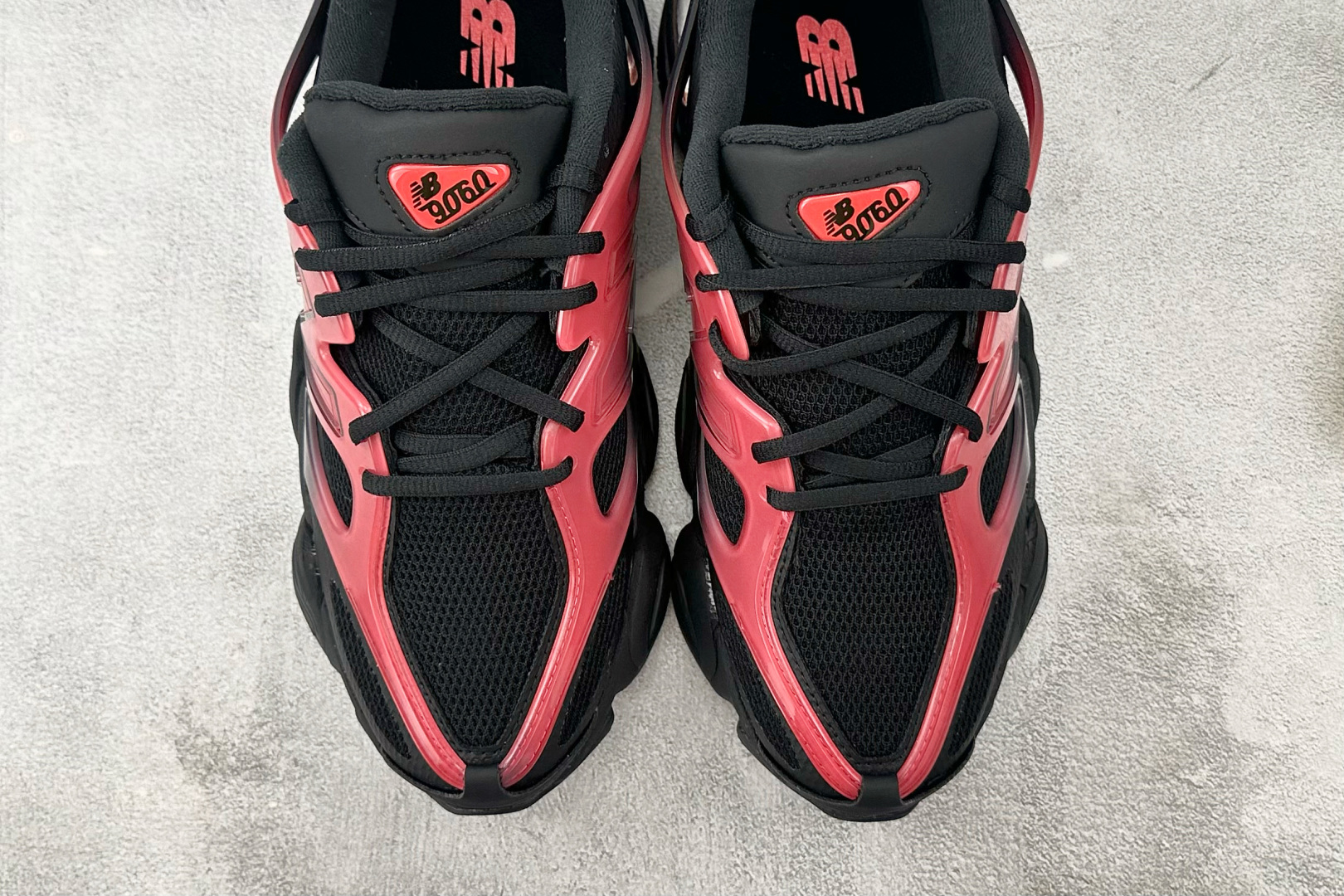 
纯原标杆 品质无敌 New Balance NB 9060 黑红色

货号：U9060IDZ
尺码：3