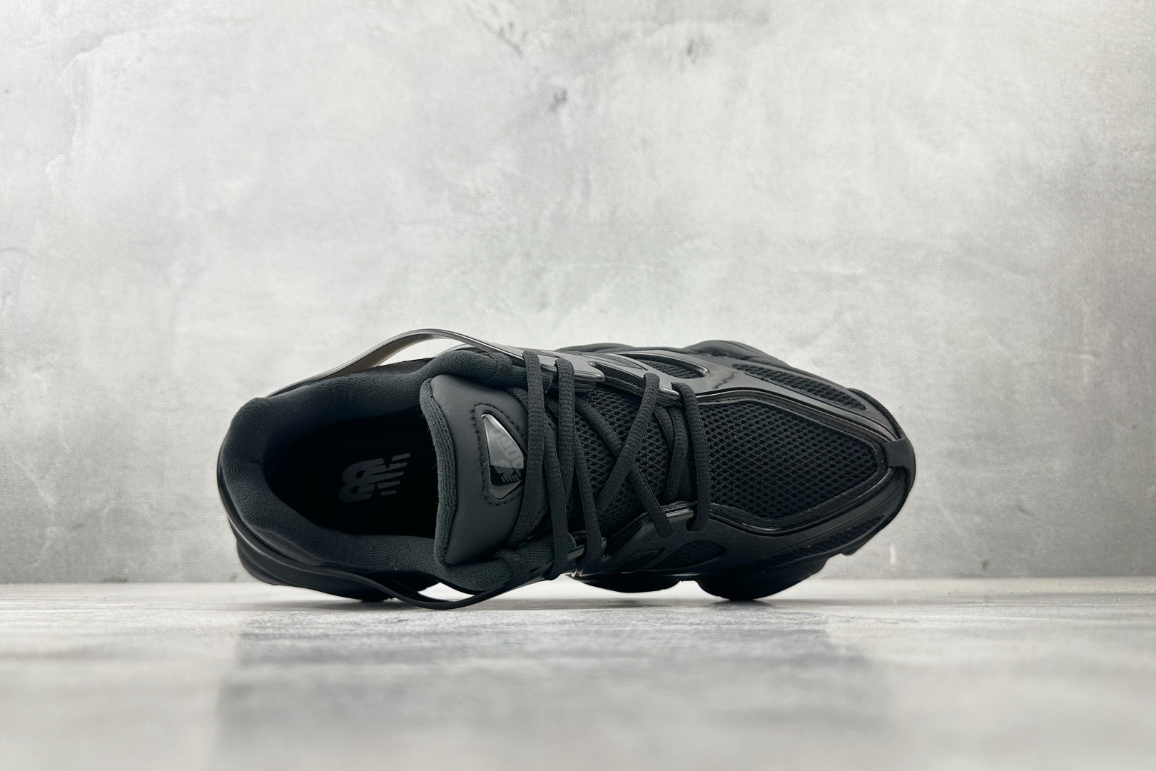 
纯原标杆 品质无敌 New Balance NB 9060 黑色

货号：U9060IMA
尺码：36