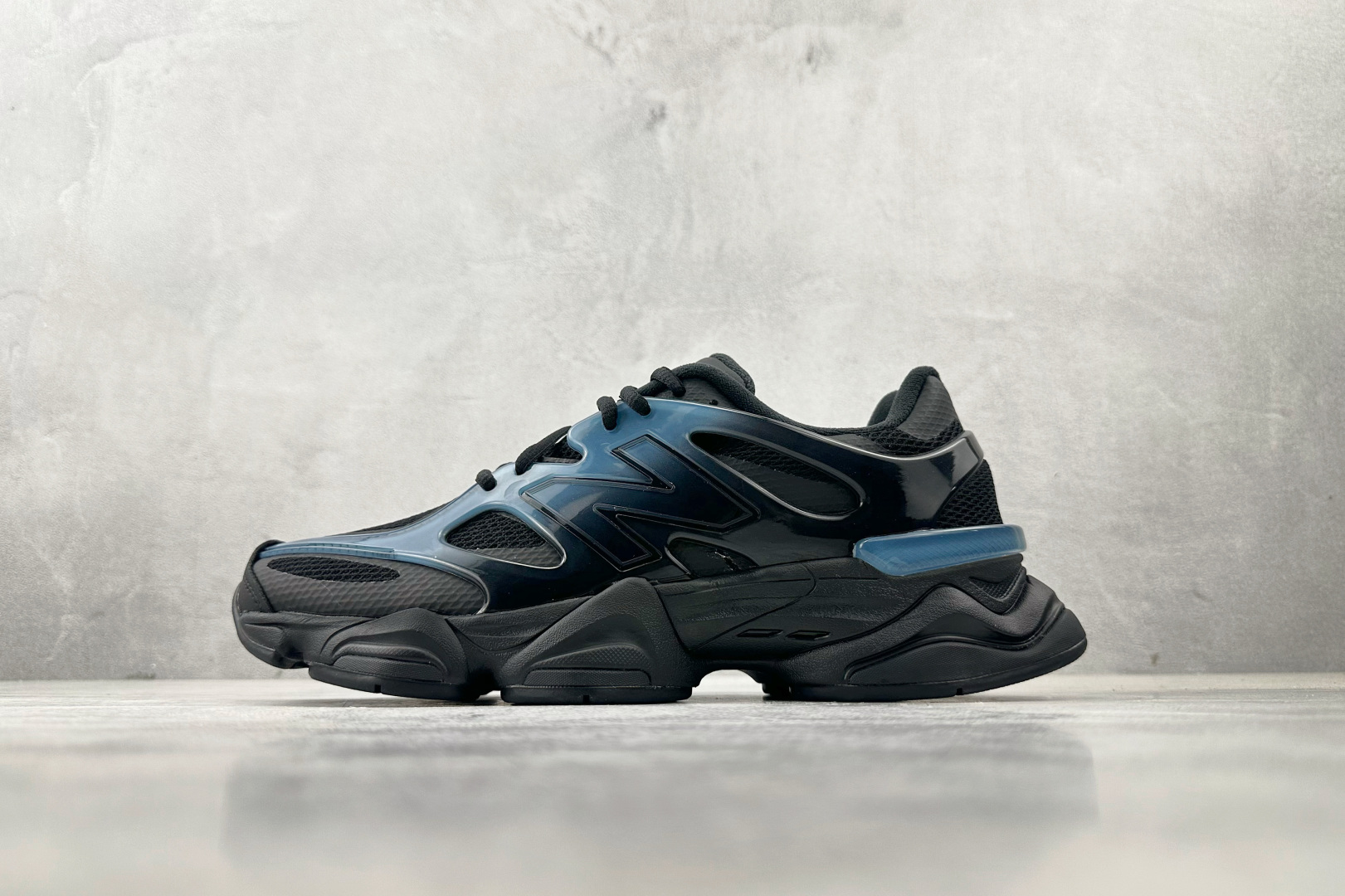 
纯原标杆 品质无敌 New Balance NB 9060 黑蓝色

货号：U9060IDW
尺码：3