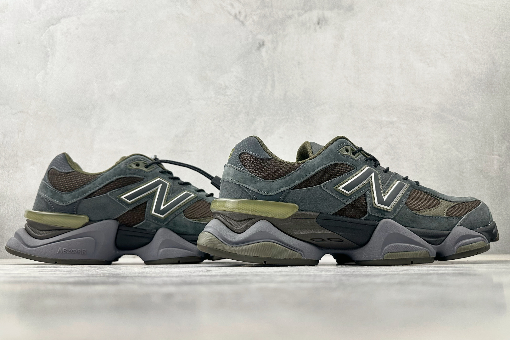 
New Balance NB 9060 绿黑色

货号：U9060。H
尺码：36 36.5 37.5