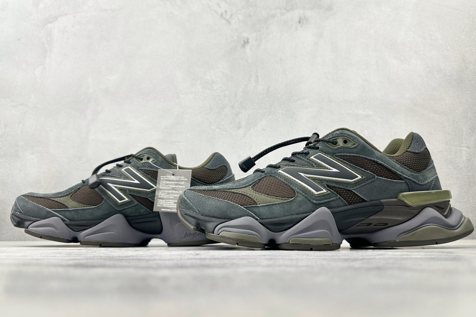 
New Balance NB 9060 绿黑色

货号：U9060。H
尺码：36 36.5 37.5