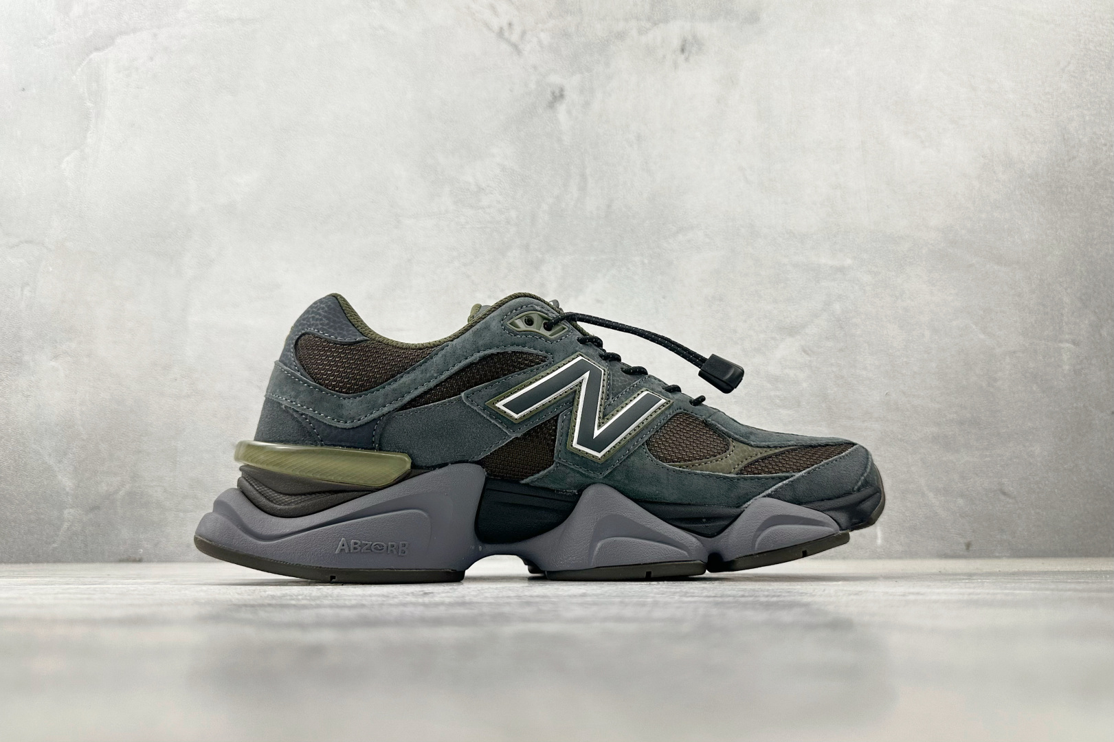 
New Balance NB 9060 绿黑色

货号：U9060。H
尺码：36 36.5 37.5