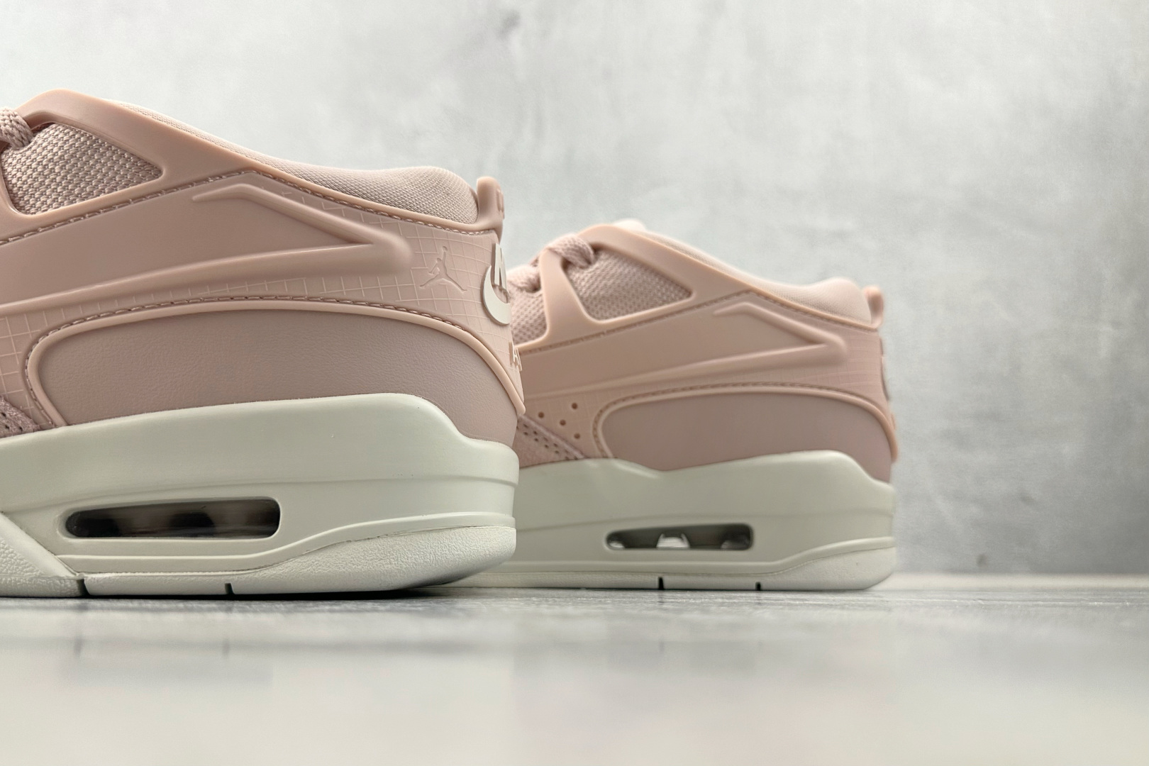 
公司级 Jordan Air Jordan 4 RMPink Oxford” 粉红

货号：FQ794