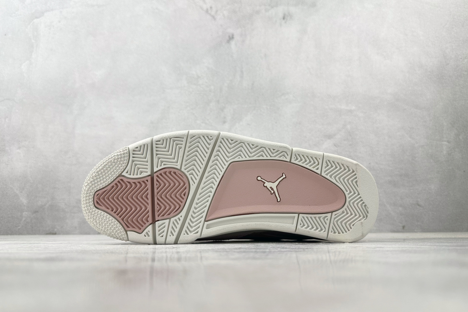 
公司级 Jordan Air Jordan 4 RMPink Oxford” 粉红

货号：FQ794