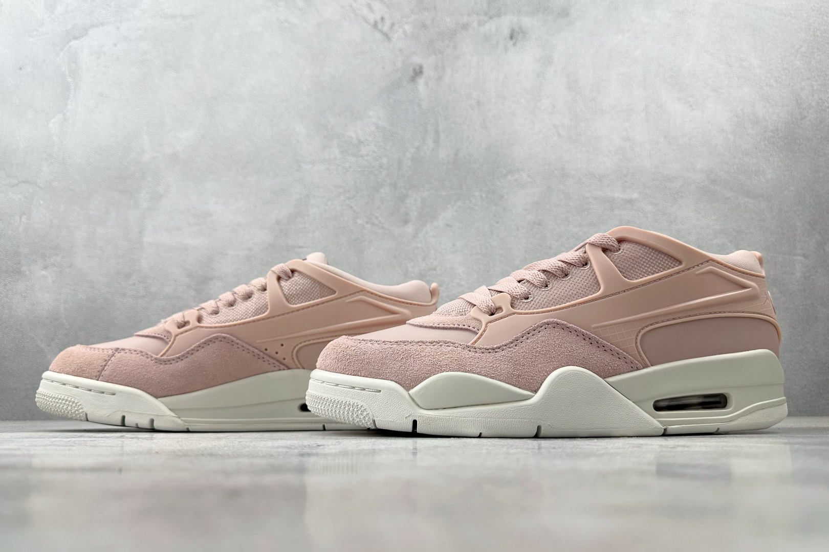 
公司级 Jordan Air Jordan 4 RMPink Oxford” 粉红

货号：FQ794