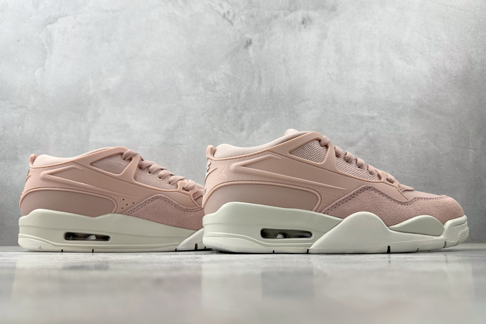 
公司级 Jordan Air Jordan 4 RMPink Oxford” 粉红

货号：FQ794
