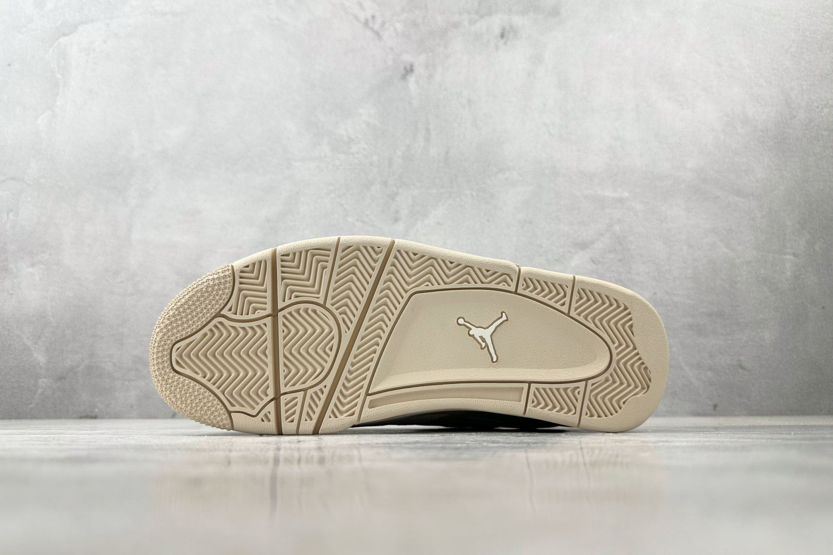 
公司级 Jordan Air Jordan 4 RM WMNS“Legend Light Brown”