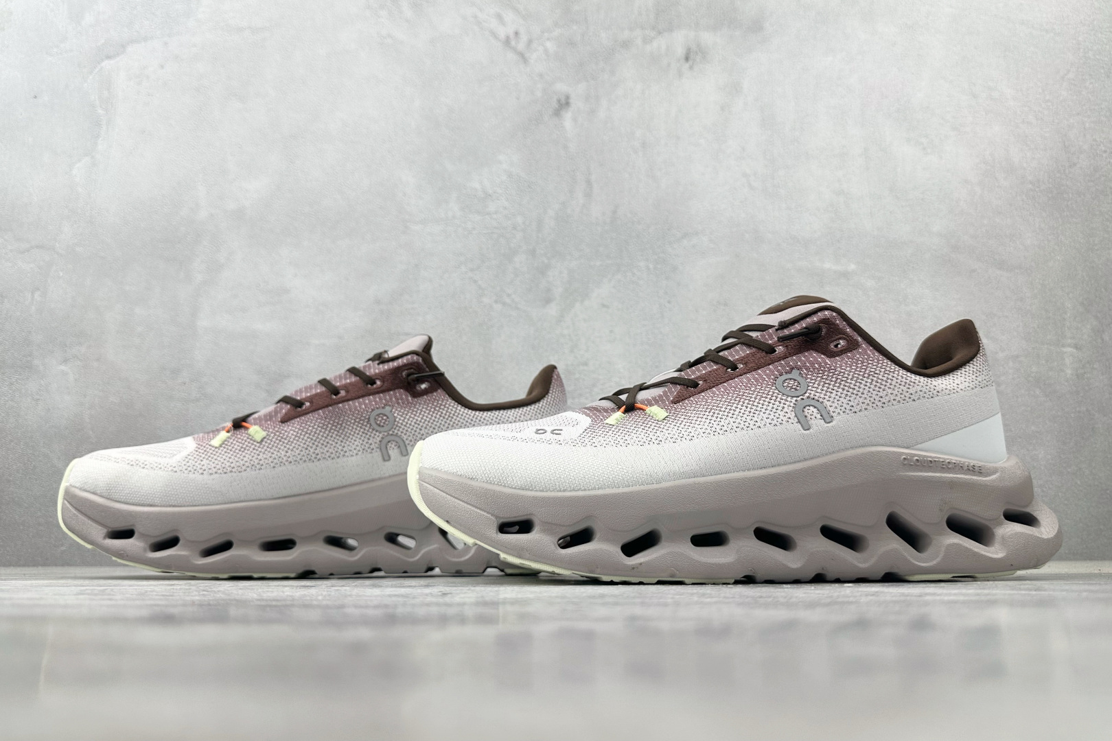 210 On昂跑 Cloudtilt 系列 白褐 3WE1005