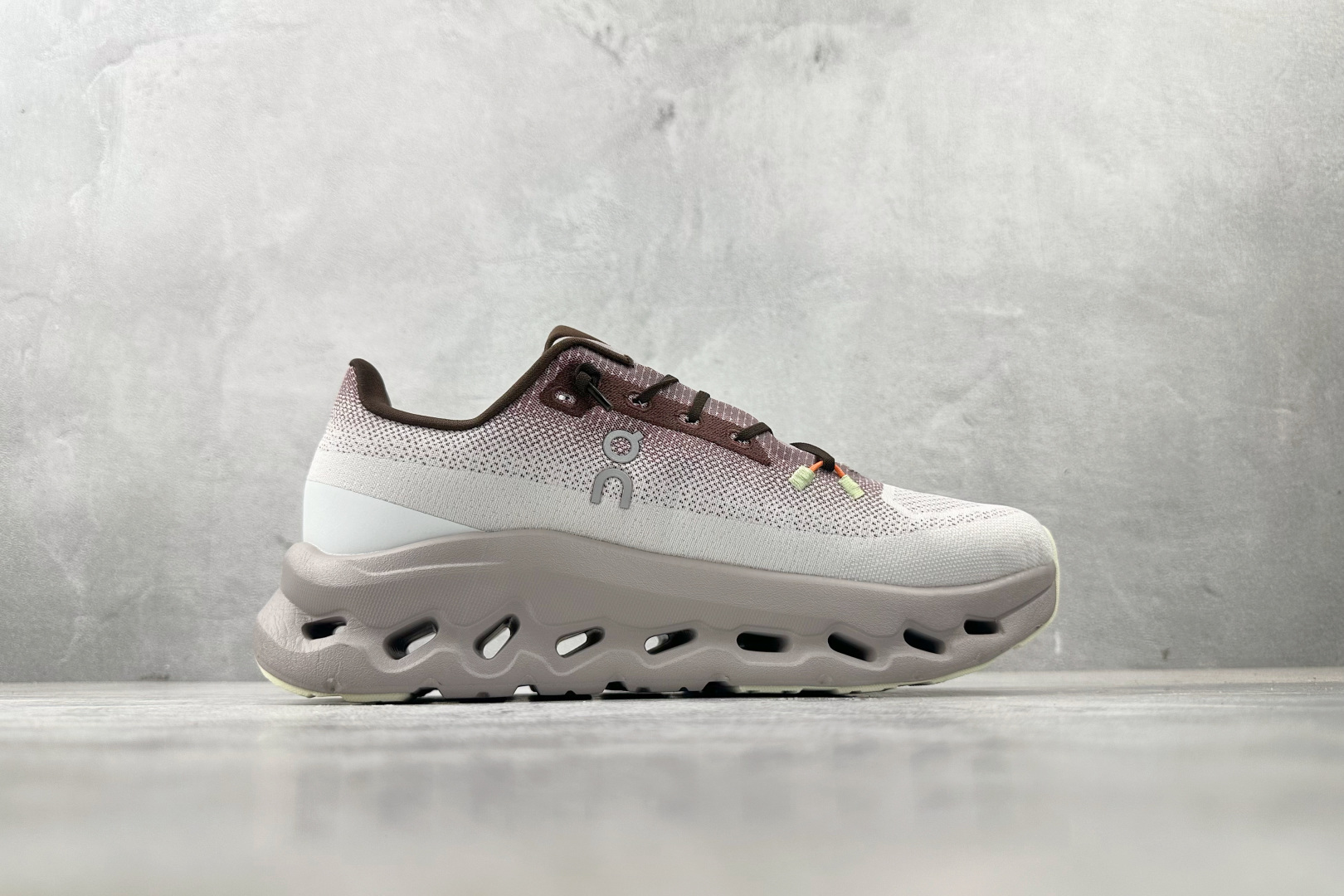 210 On昂跑 Cloudtilt 系列 白褐 3WE1005