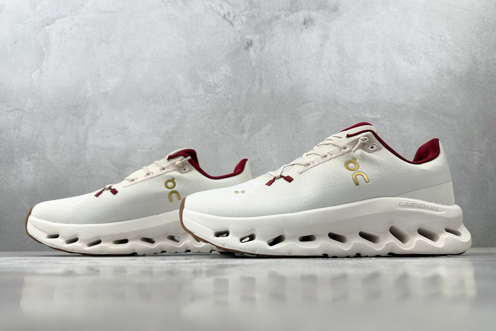 210 On昂跑 Cloudtilt 蛇年限定 系列 象牙白 3WF1056