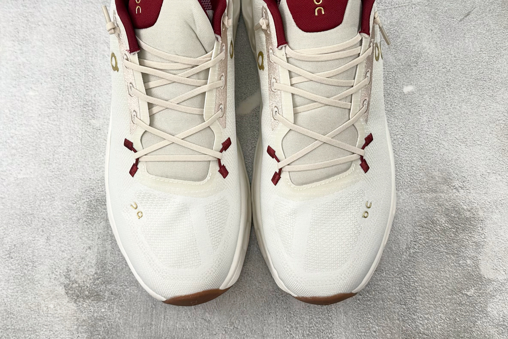 210 On昂跑 Cloudtilt 蛇年限定 系列 象牙白 3WF1056