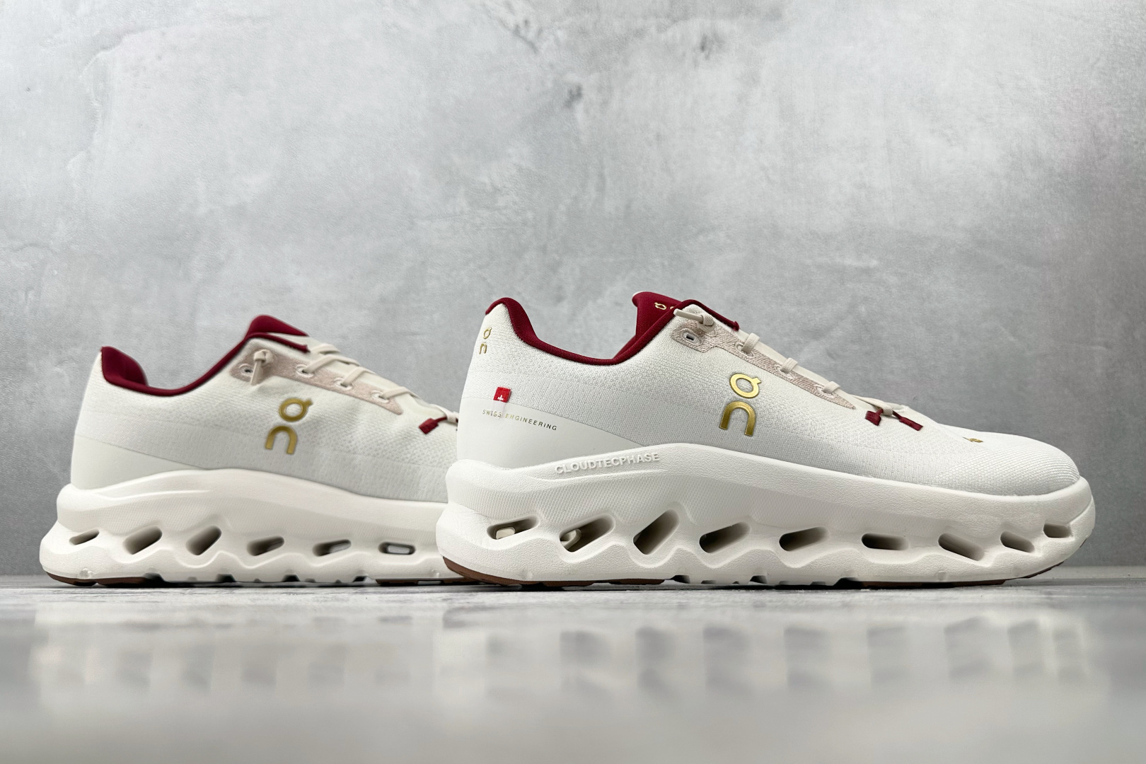 210 On昂跑 Cloudtilt 蛇年限定 系列 象牙白 3WF1056