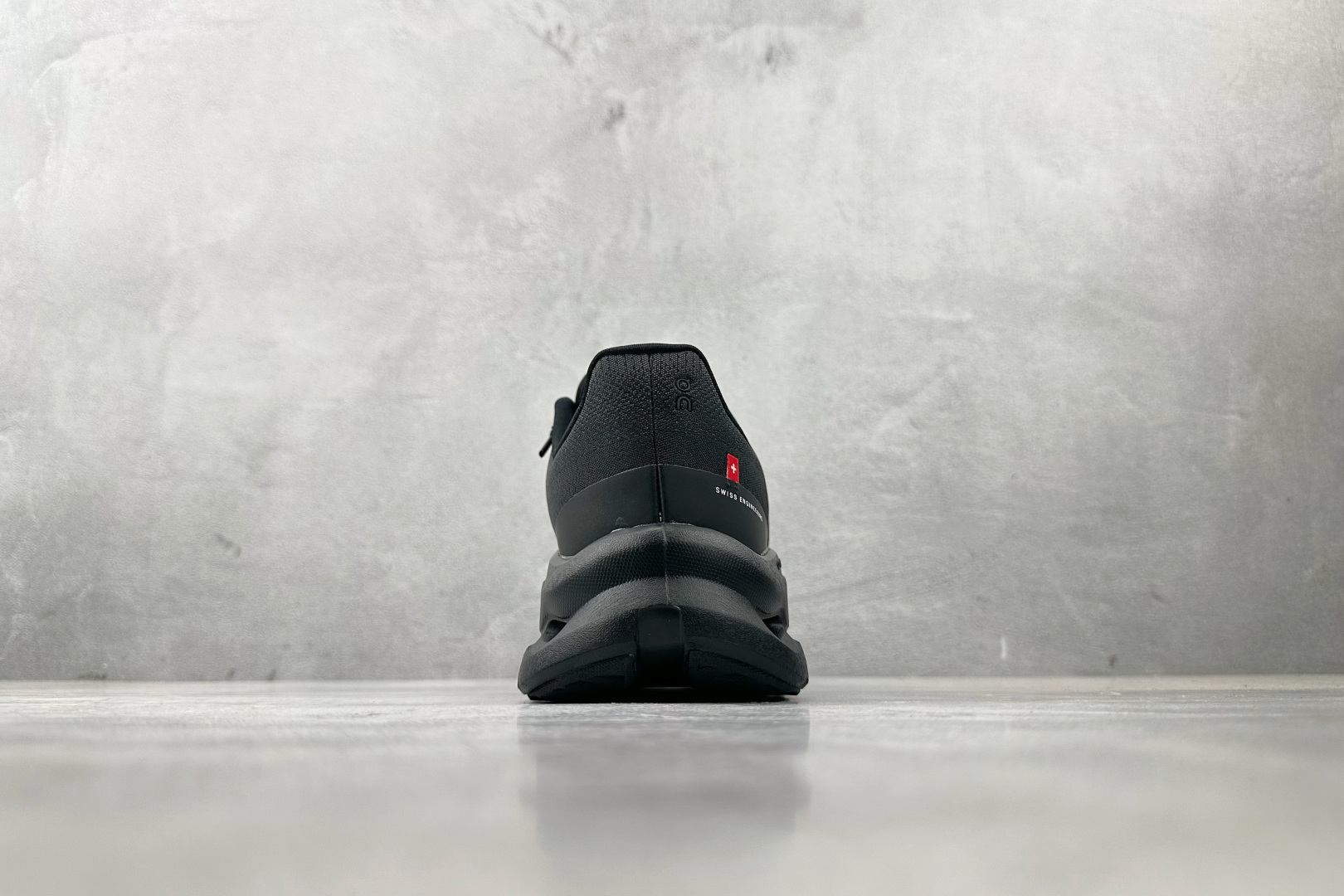 210 On昂跑 Cloudtilt 系列 黑色 3ME10100-021