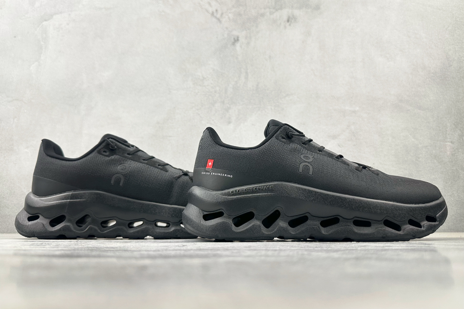 210 On昂跑 Cloudtilt 系列 黑色 3ME10100-021