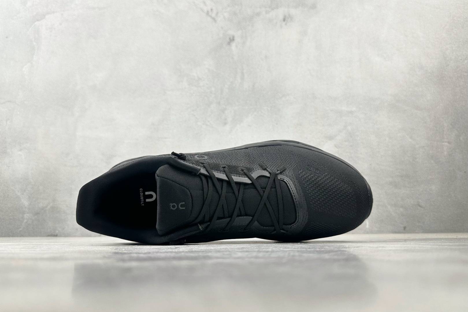 210 On昂跑 Cloudtilt 系列 黑色 3ME10100-021