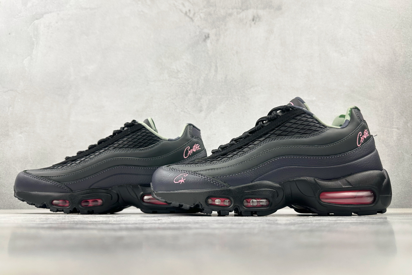 KZ/2.0 
口碑神作 Corteiz x Nike Air Max 95 Pink Beam黑粉

