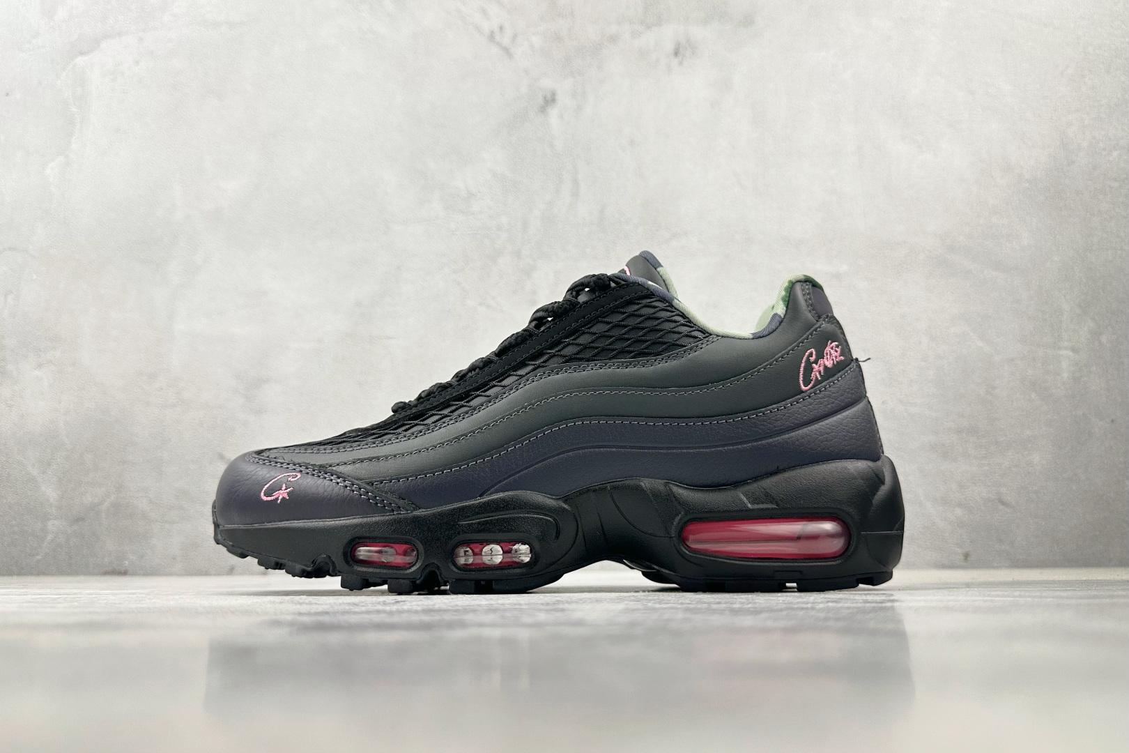 KZ/2.0 
口碑神作 Corteiz x Nike Air Max 95 Pink Beam黑粉

