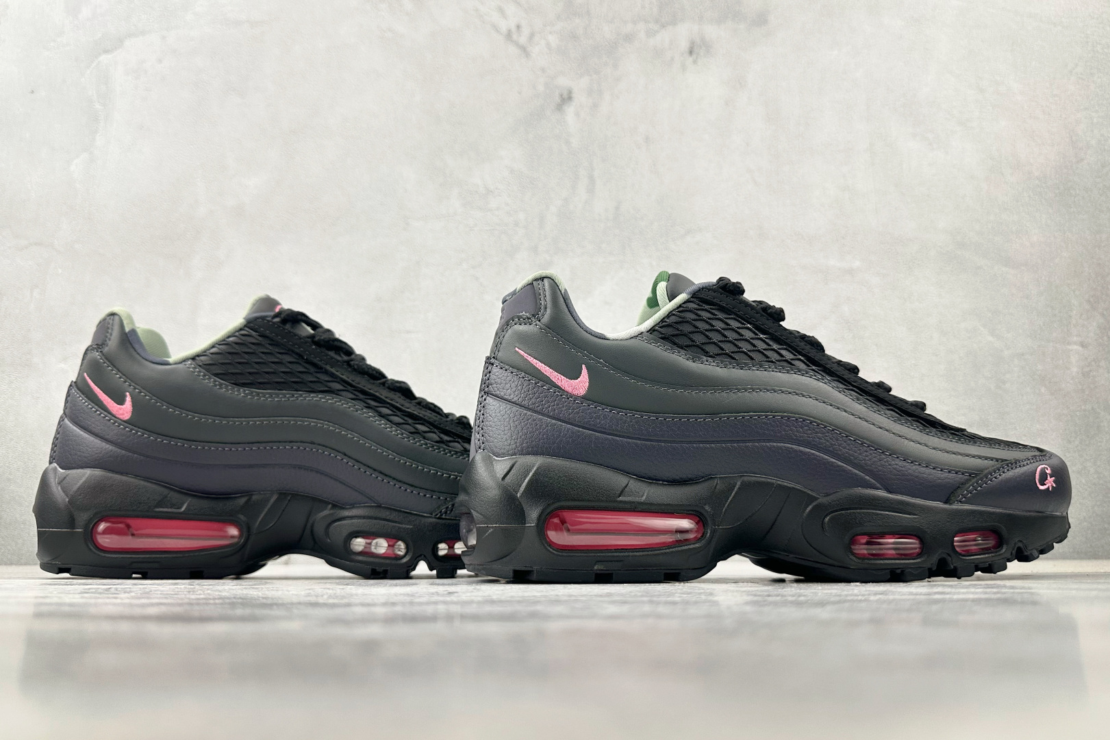 KZ/2.0 
口碑神作 Corteiz x Nike Air Max 95 Pink Beam黑粉

