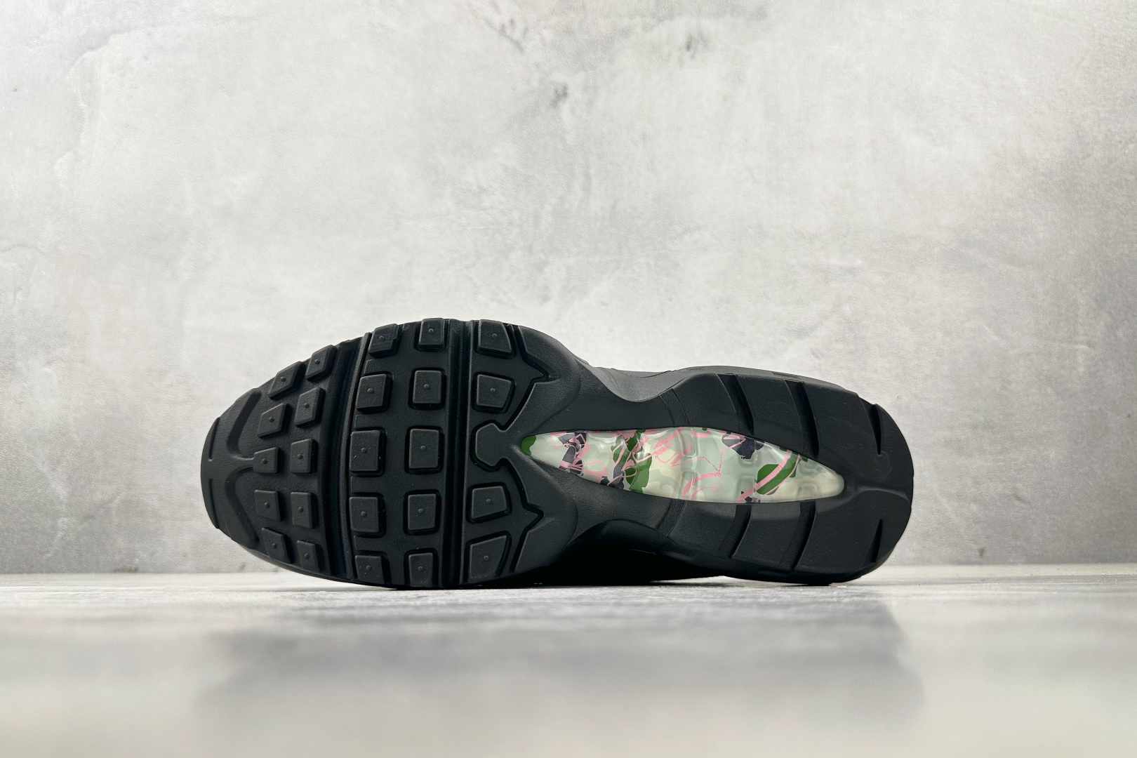 KZ/2.0 
口碑神作 Corteiz x Nike Air Max 95 Pink Beam黑粉

