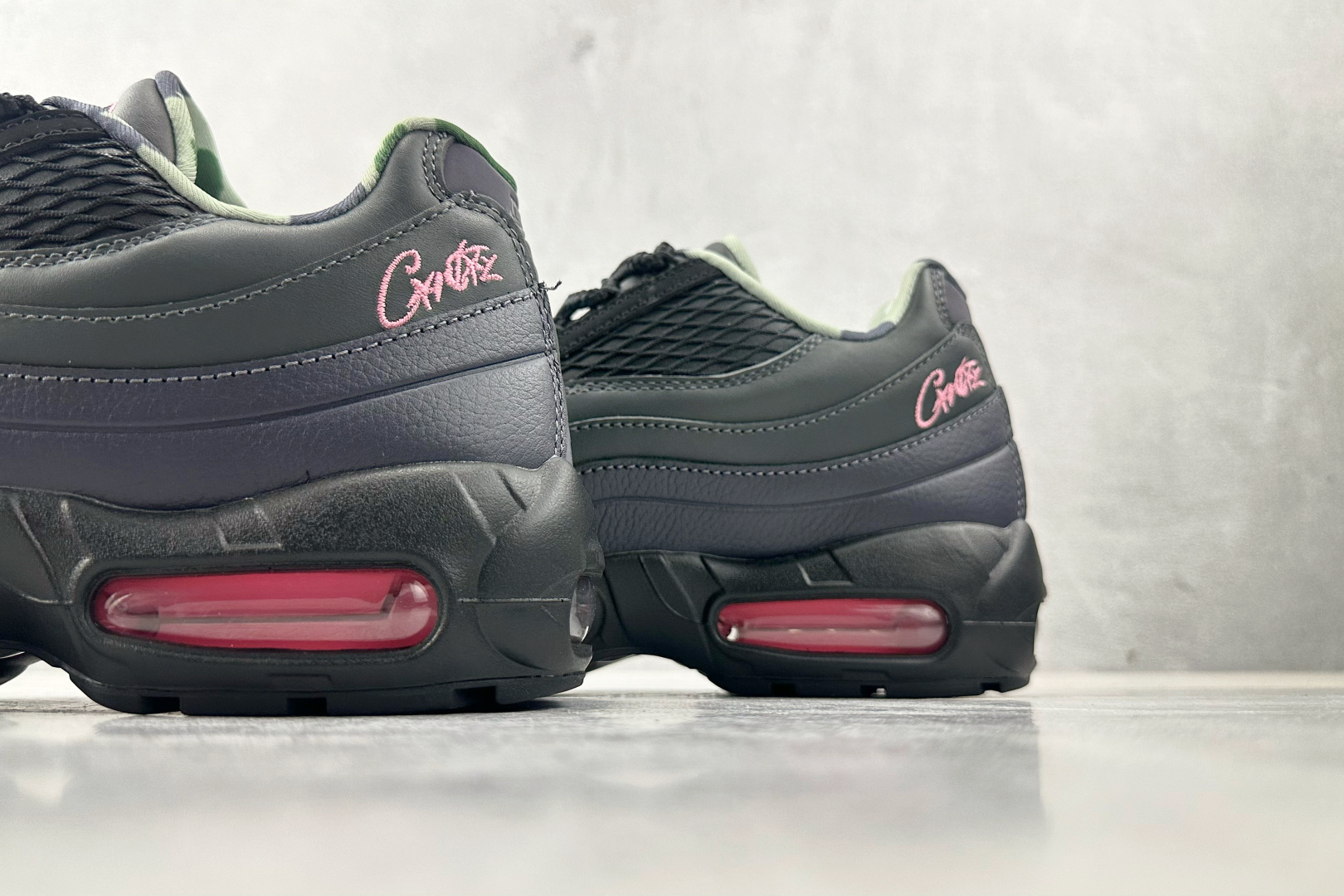KZ/2.0 
口碑神作 Corteiz x Nike Air Max 95 Pink Beam黑粉

