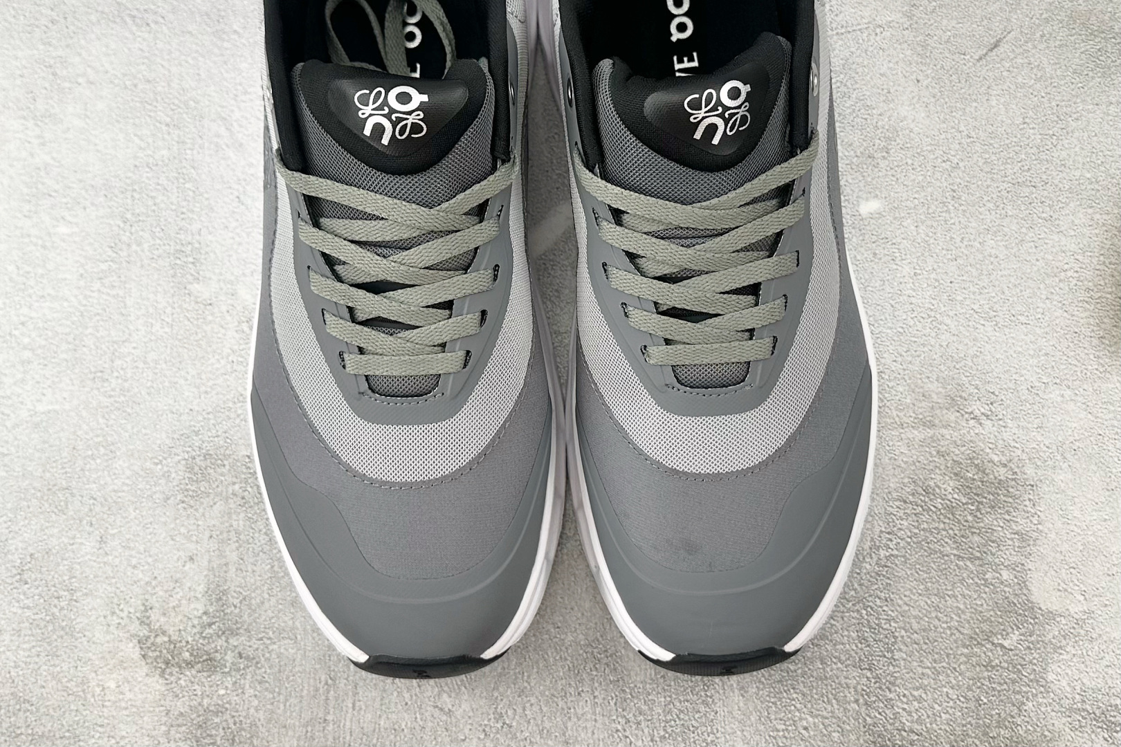 On昂跑 × LOEWE罗意威 Cloudtilt 2.0 灰色 L929282X17-1120-莆田鞋,莆田鞋货源,高仿鞋,高仿鞋货源,安福档口,莆田高仿鞋,莆田鞋批发,高仿鞋批发,莆田高仿运动鞋,高仿运动鞋,莆田运动鞋 On昂跑 × LOEWE罗意威 Cloudtilt 2.0 灰色 L929282X17-1120