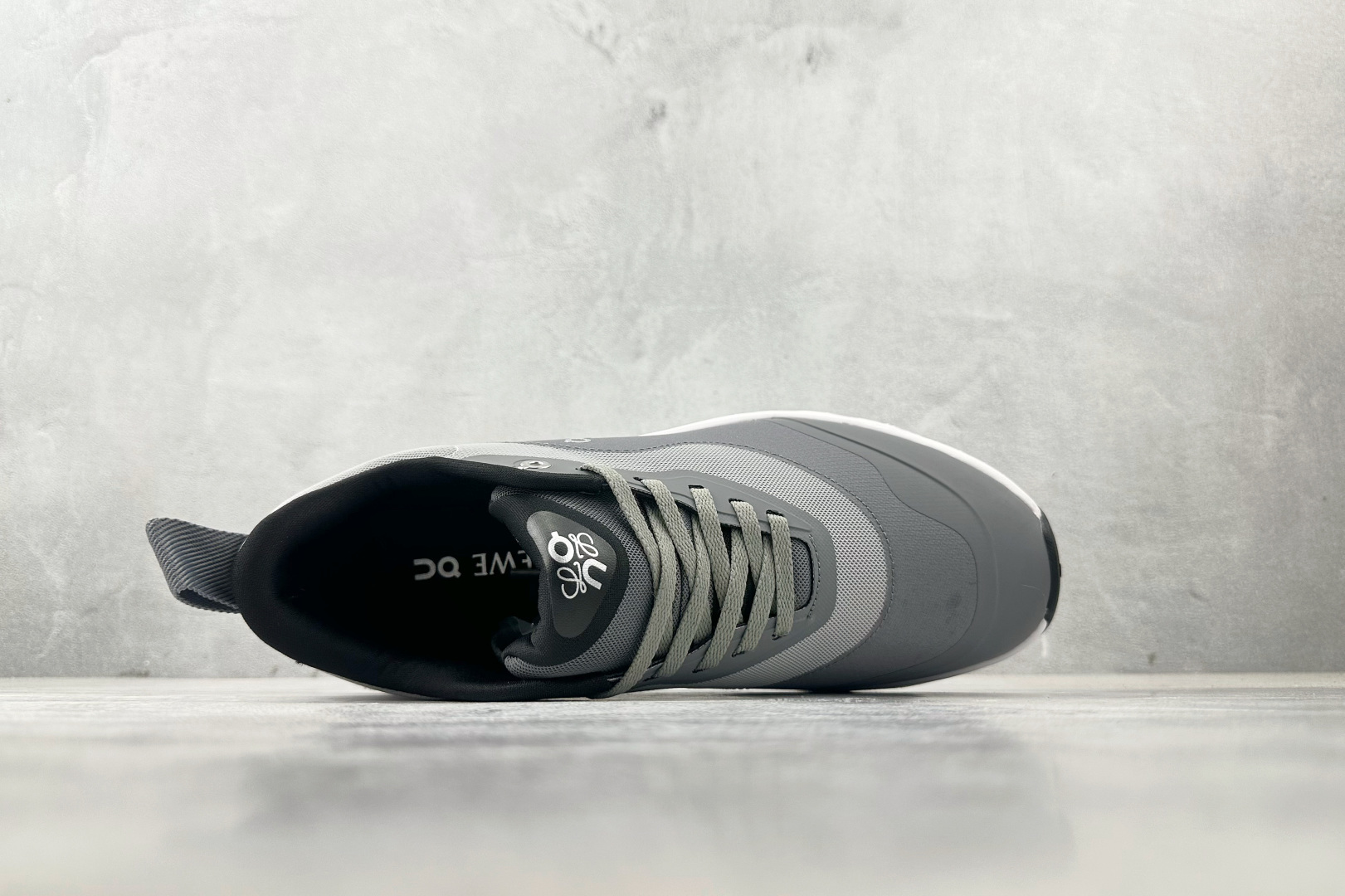 On昂跑 × LOEWE罗意威 Cloudtilt 2.0 灰色 L929282X17-1120-莆田鞋,莆田鞋货源,高仿鞋,高仿鞋货源,安福档口,莆田高仿鞋,莆田鞋批发,高仿鞋批发,莆田高仿运动鞋,高仿运动鞋,莆田运动鞋 On昂跑 × LOEWE罗意威 Cloudtilt 2.0 灰色 L929282X17-1120