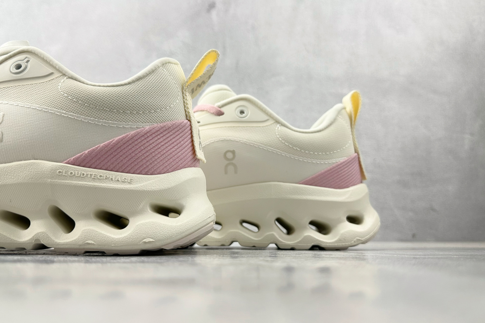 On昂跑 × LOEWE罗意威 Cloudtilt 2.0 白粉 3WE1069-莆田鞋,莆田鞋货源,高仿鞋,高仿鞋货源,安福档口,莆田高仿鞋,莆田鞋批发,高仿鞋批发,莆田高仿运动鞋,高仿运动鞋,莆田运动鞋 On昂跑 × LOEWE罗意威 Cloudtilt 2.0 白粉 3WE1069