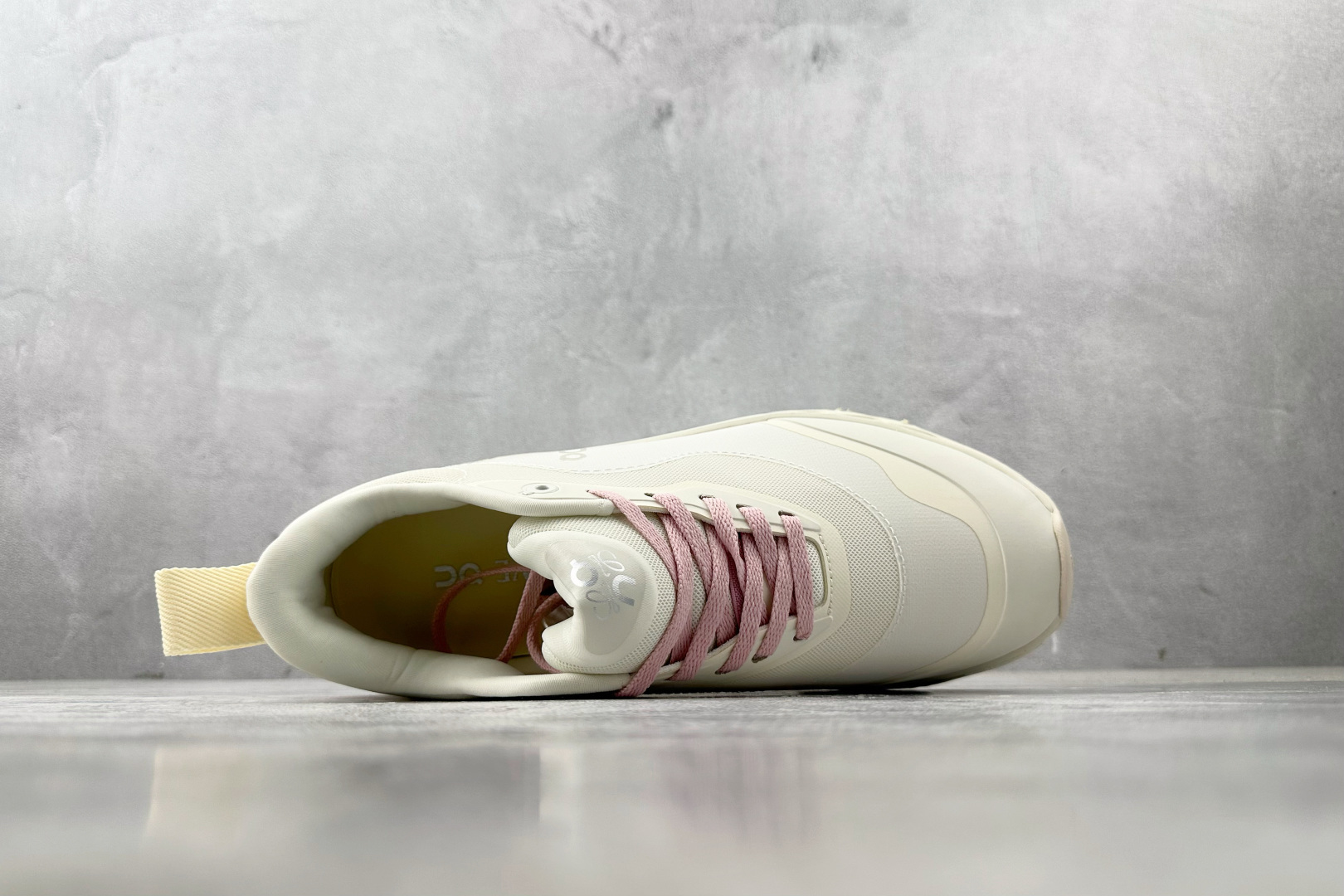 On昂跑 × LOEWE罗意威 Cloudtilt 2.0 白粉 3WE1069-莆田鞋,莆田鞋货源,高仿鞋,高仿鞋货源,安福档口,莆田高仿鞋,莆田鞋批发,高仿鞋批发,莆田高仿运动鞋,高仿运动鞋,莆田运动鞋 On昂跑 × LOEWE罗意威 Cloudtilt 2.0 白粉 3WE1069